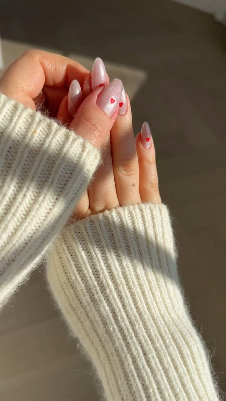 little love notes on my nails for February 💌🍒 🧸♥️

#nailtrends#valentinesdaynails#nailtrends2025#nailart#маникюр#russianmanicure#nailinspo#heartnails#minimalnails #valentinesday #datenight #chromenails #haileybiebernails

#LTKWatchNow #LTKStyleTip #LTKBeauty