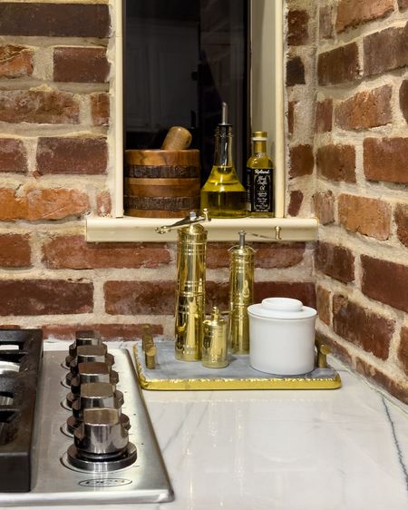Brass salt & pepper grinders #kitchen #kitchendecor #kitchendesign #gold #brass #kitcheninspo #marble #kitchengifts #weddinggifts


#LTKhome #LTKunder100 #LTKFind