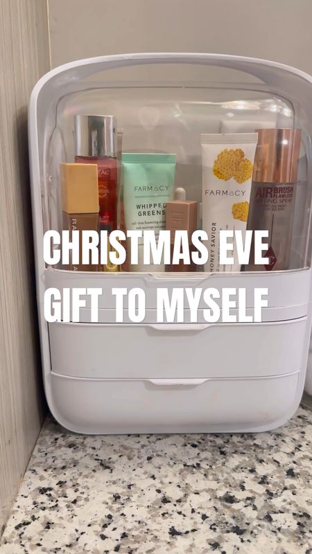 Gifts for Her can include a cute makeup organizer like this one! I picked this up at my local TJ Maxx and can’t believe how well it stores my fave beauty products. 

Here’s similar makeup organizers!

#LTKVideo #LTKGiftGuide #LTKbeauty