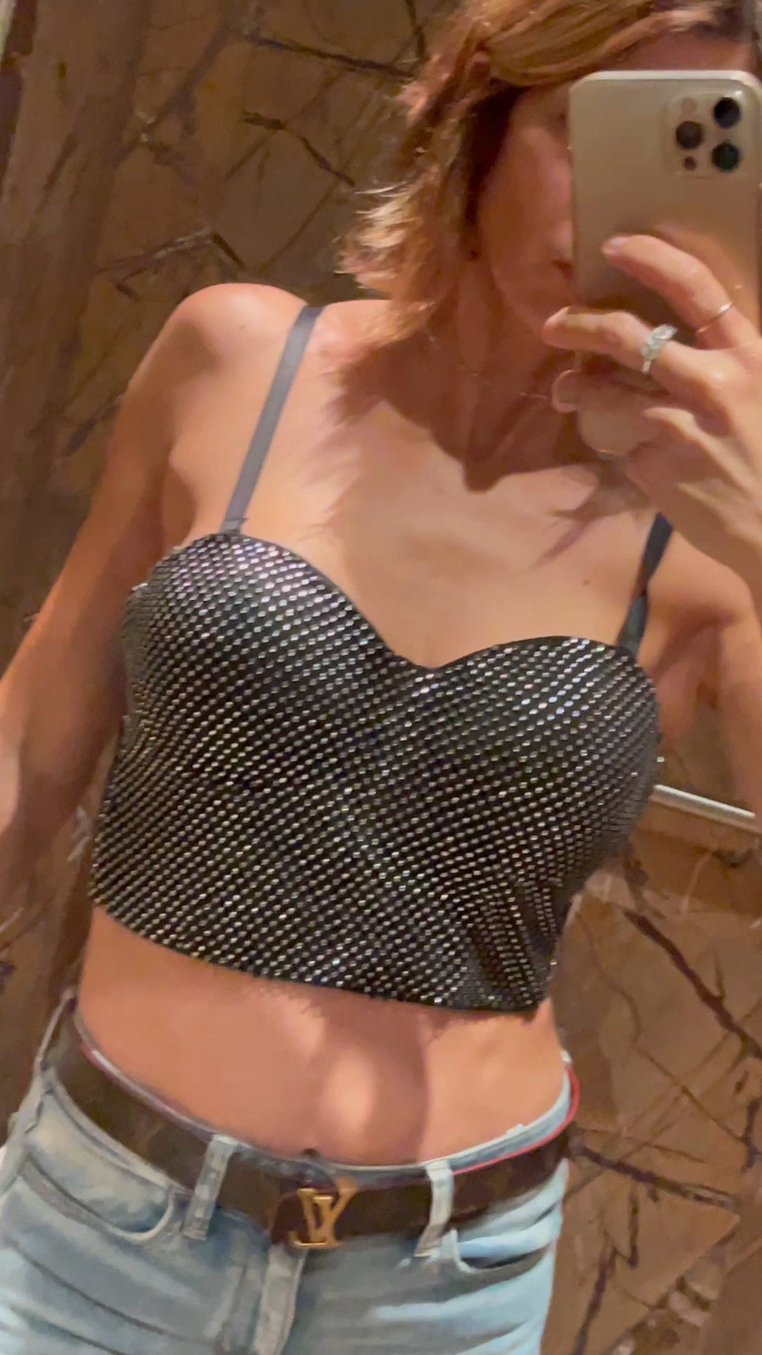 Adjustable Akira top 

#LTKVideo #LTKover40 #LTKbeauty