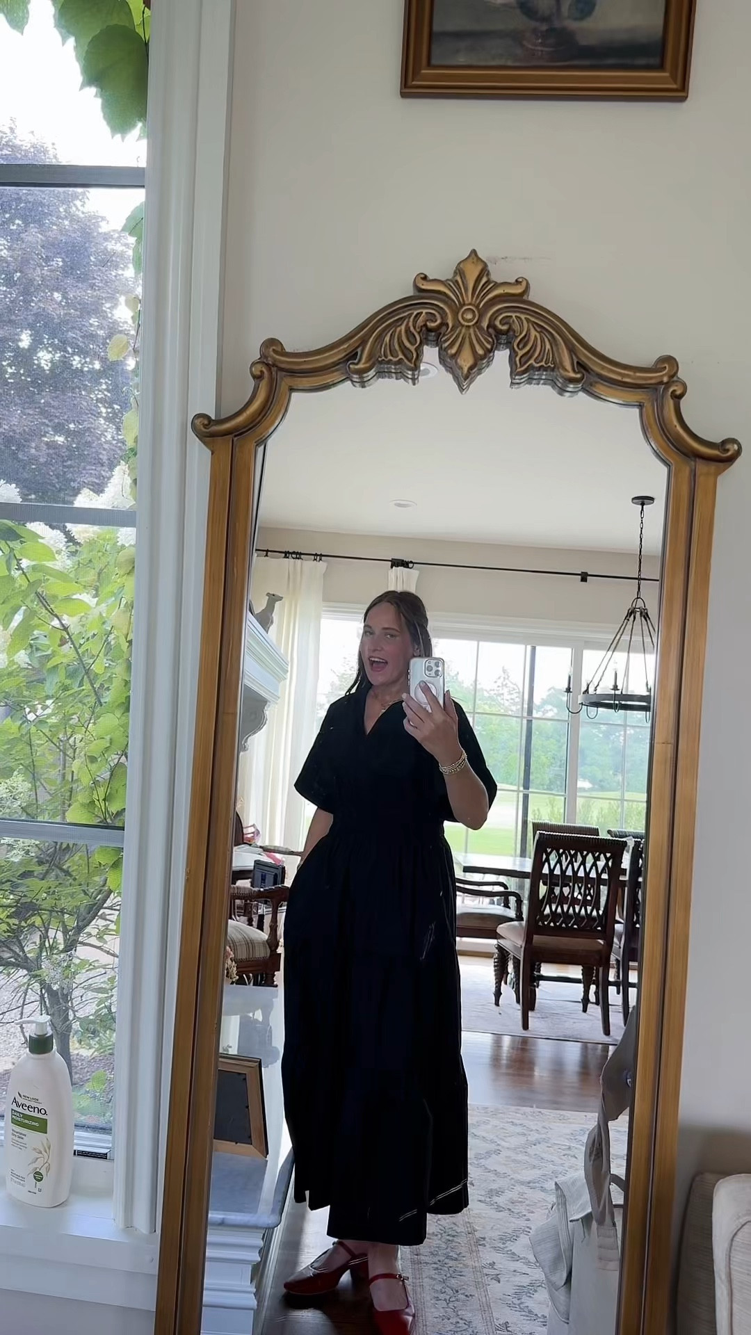 This black dress is fire!!!


#LTKStyleTip #LTKOver40 #LTKVideo