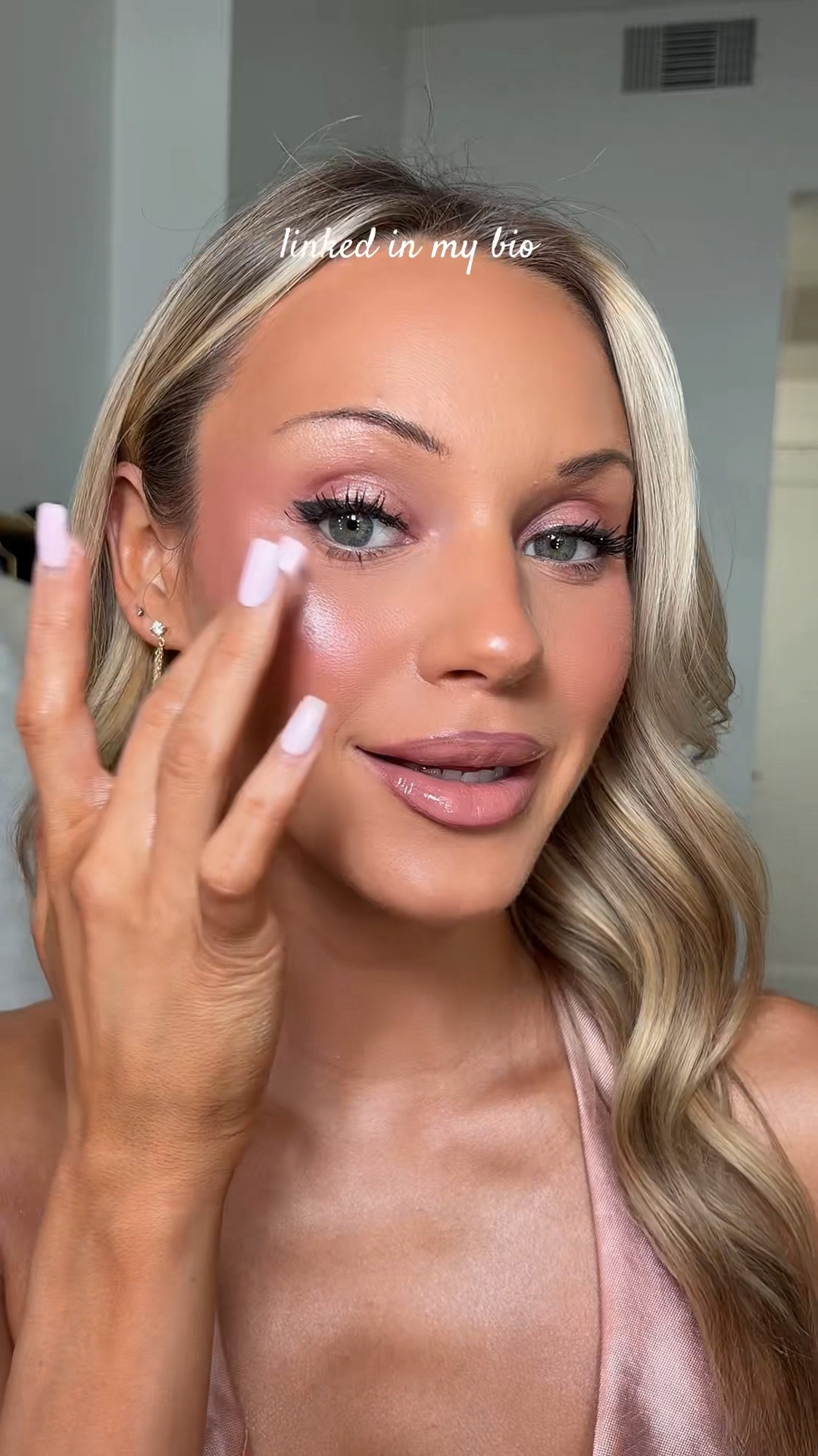 THIS as an all over body glow>>> INSANE!! 

My new favorite body glow from L’Oréal Paris 🩷

#LTKBeauty #LTKgrwm #LTKU