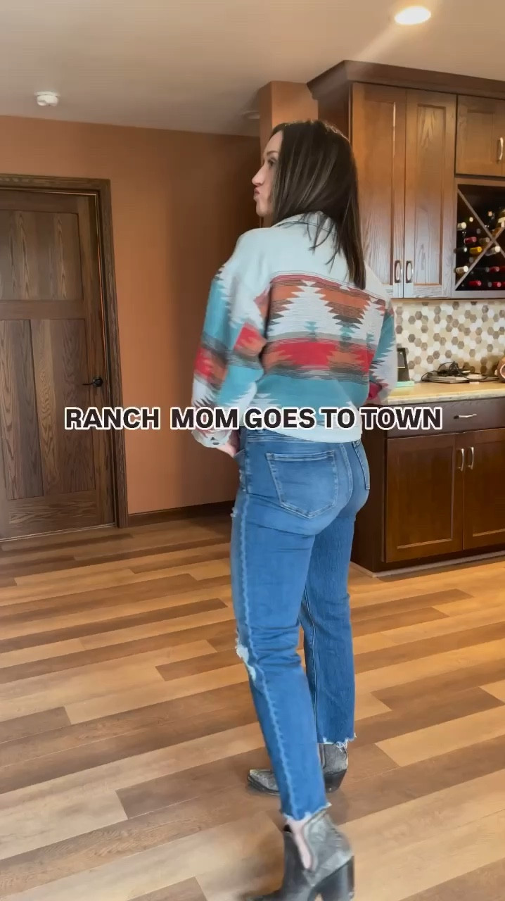 Great town fit for any ranch mom! Jeans are a 26, boots are a 9, jacket is a small and tank is a small/medium.