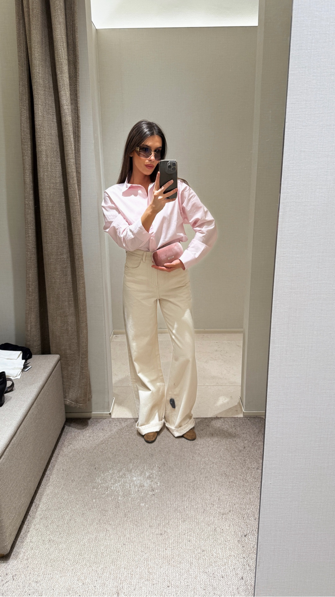 Such a fresh and light spring outfit 🌸
That effortless chic vibe that looks expensive without trying ✨

The quality is impeccable — everything feels way more expensive than it actually is 🤍
The shirt is the perfect staple: flattering fit, structured fabric, and this soft “marshmallow” shade… I’m obsessed 💔
The jeans are a dream! The fit enhances your figure and makes your legs look longer 😍

I got both the shirt and jeans in size XS — they fit perfectly, so I’d recommend sticking to your usual size 👌

Links are pinned for different countries 💞


#LTKstyle  #LTKjeans #LTKwhitejeans #LTKspring #LTKtips #LTKtop #LTKloafers #LTKdatenightoutfits  #LTKshirt #LTKpinkshirt 