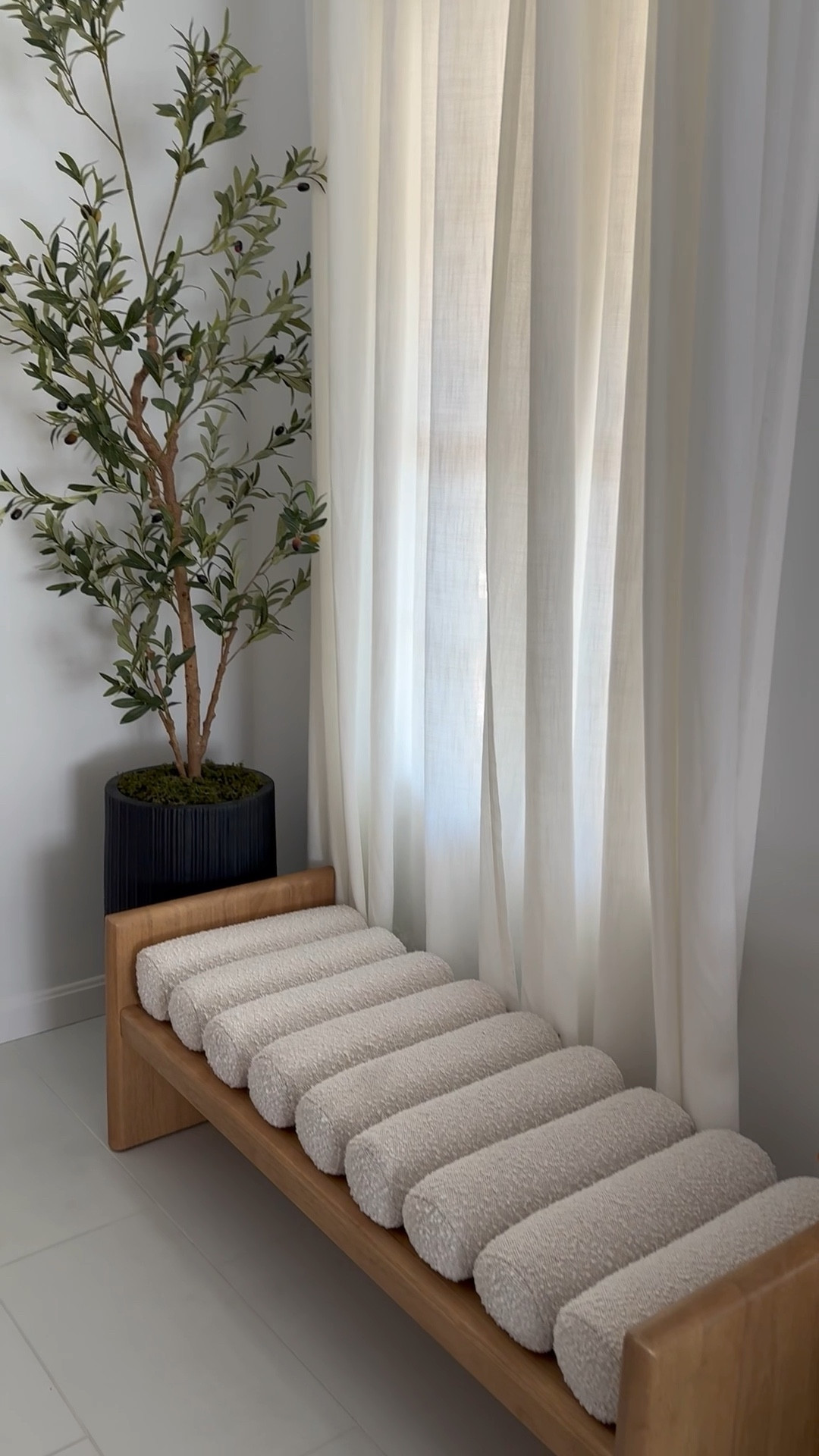 Obsessed with my entryway. This bench is my FAV! #LTKSpringSale

#LTKHome #LTKSaleAlert