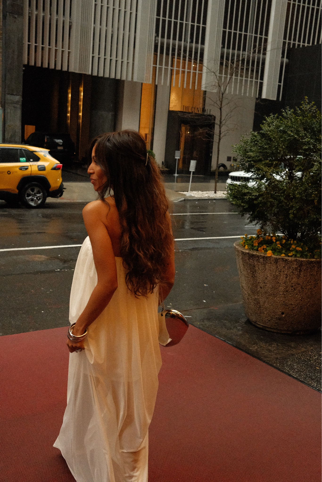 Silver is my obsession. And I searched for forever for the right large bracelets and I found them 🤍