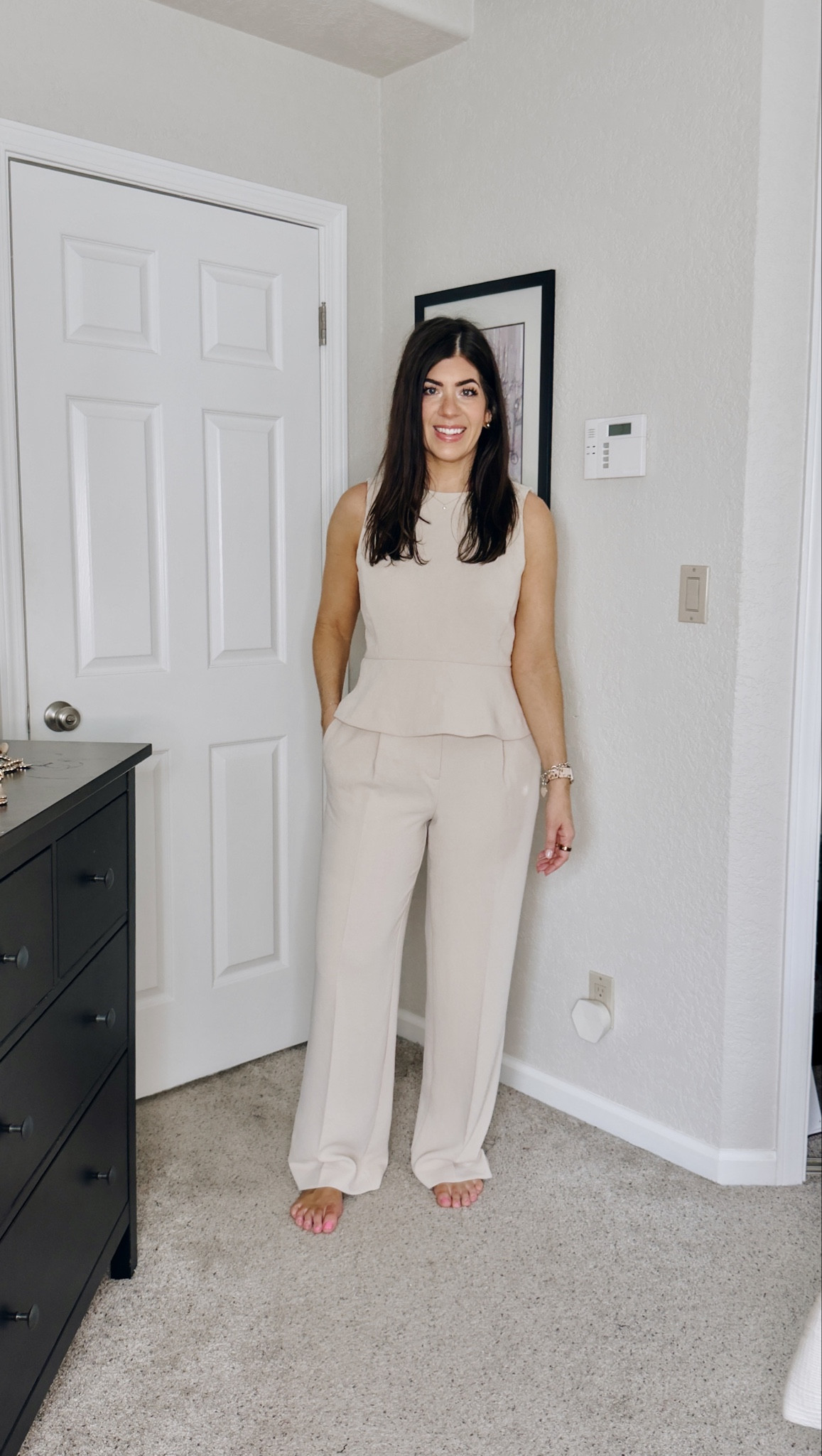 In a medium top and 8 pleated trousers 

#LTKTall #LTKMidsize #LTKOver40