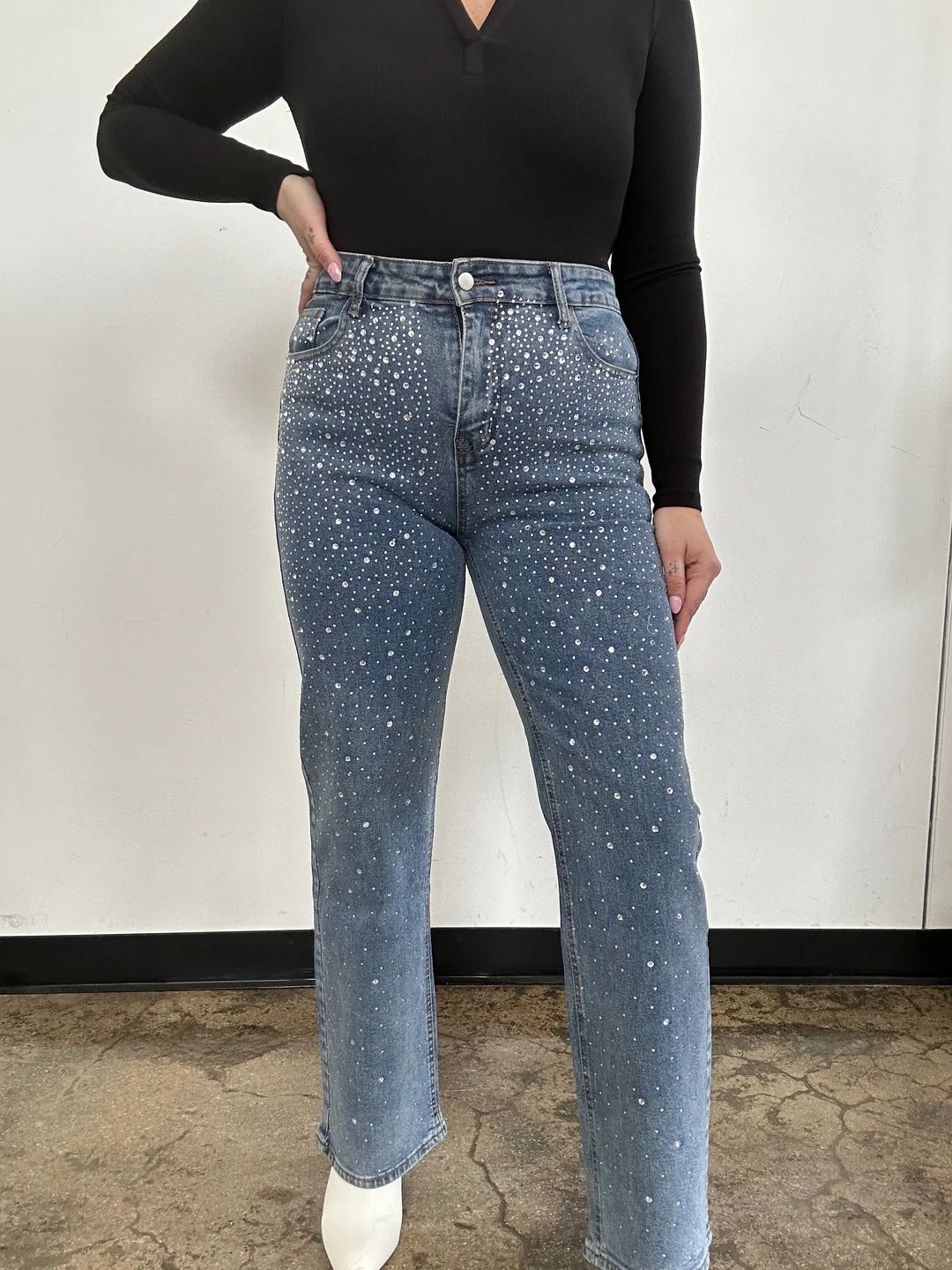 Rowan Rhinestone Straight Leg Jeans | Willow Boutique