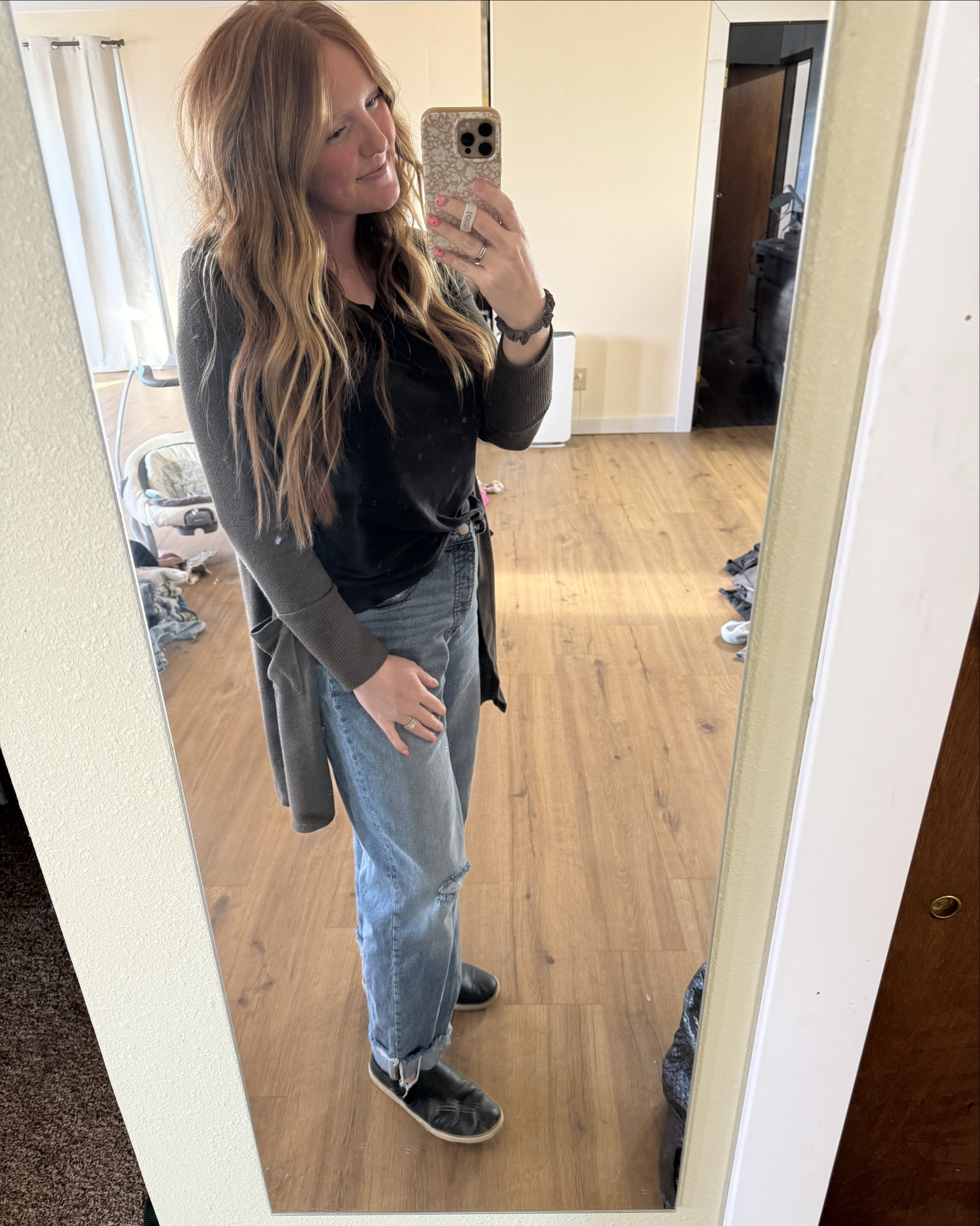 Excuse the piles of laundry on my floor, but I was having a good hair day 🤍

#LTKFindsUnder50 #LTKMidsize #LTKFamily