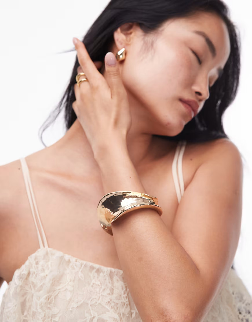 Topshop Bianca chunky twisted bracelet in gold | ASOS (Global)