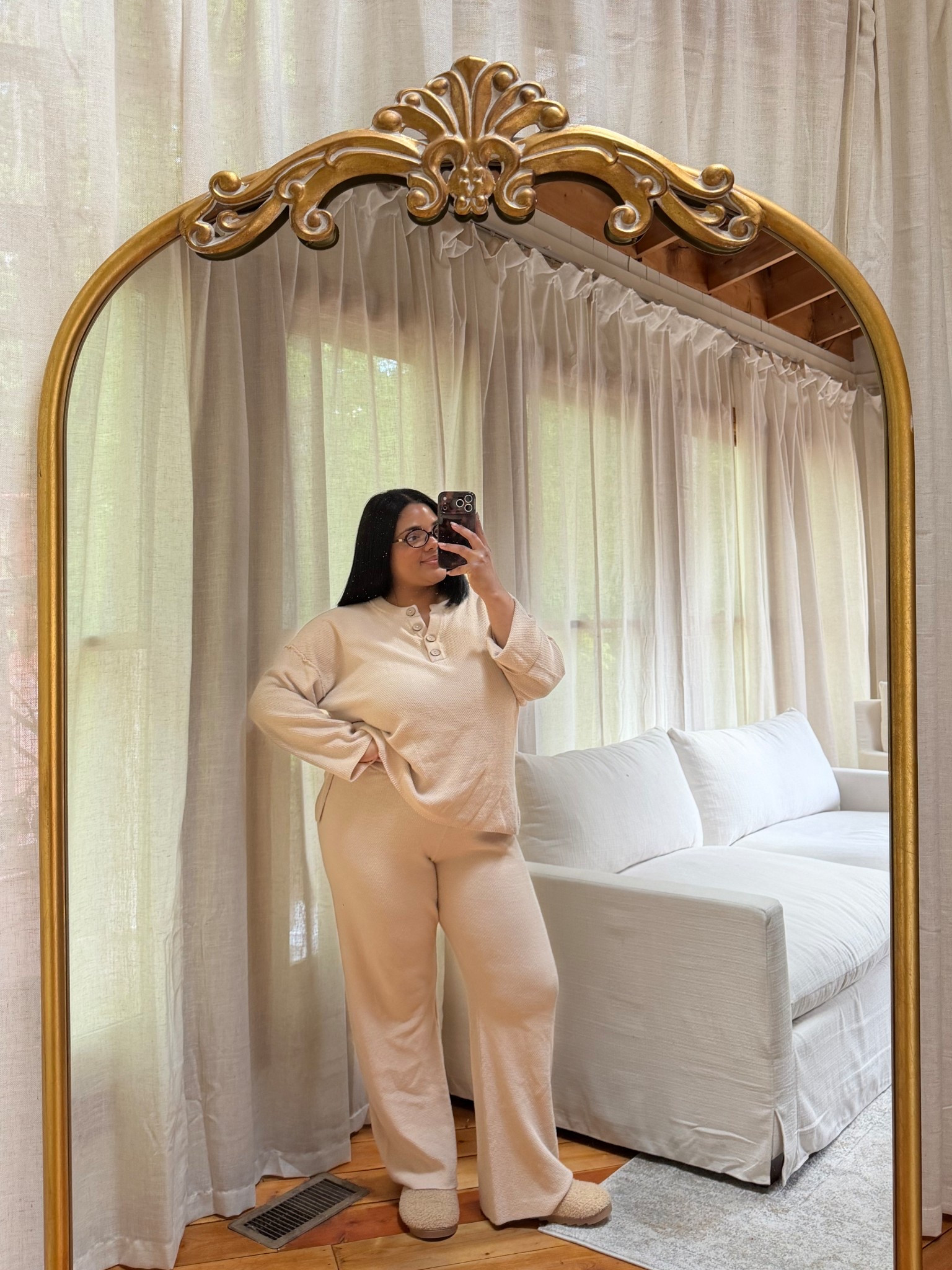 Loungewear of the day aka my morning mom fit until I can actually get dressed for the day 🤍

Wearing an XL in this set!


#LTKmomlife #LTKootd #LTKMidsize