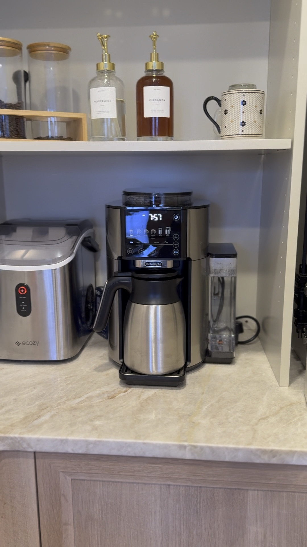 Best coffee machine 
Espresso machine 
Coffee machine 
Gourmet coffee 
 

Love how this machine can do as small as 3oz and as big as 40 oz. And it's soo easy not difficult 