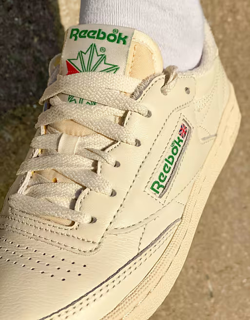 Reebok Classic Club C Vintage Sneakers In Chalk With Green | ASOS (Global)