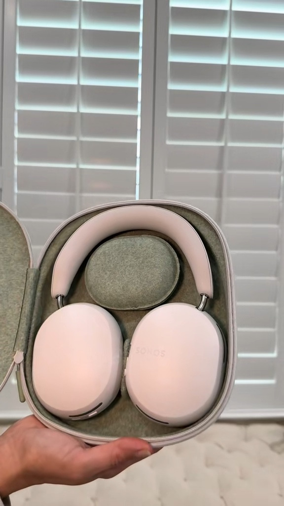 Workout and travel must have: Sonos ace headphones. So comfortable!  Over the ear wireless noise cancelling headphones 

#LTKActive #LTKGiftGuide #LTKTravel