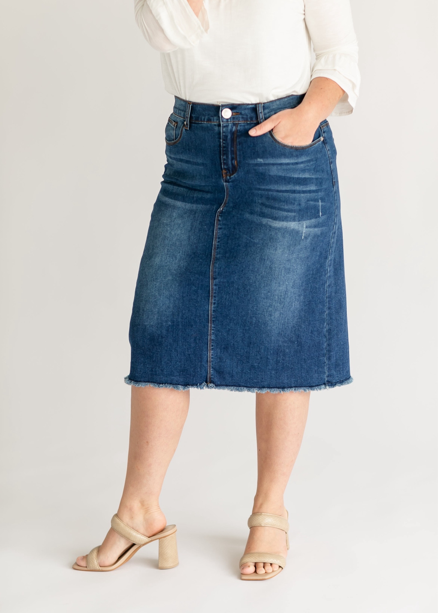 Eva Raw Hem Denim skirt
#denimskirt