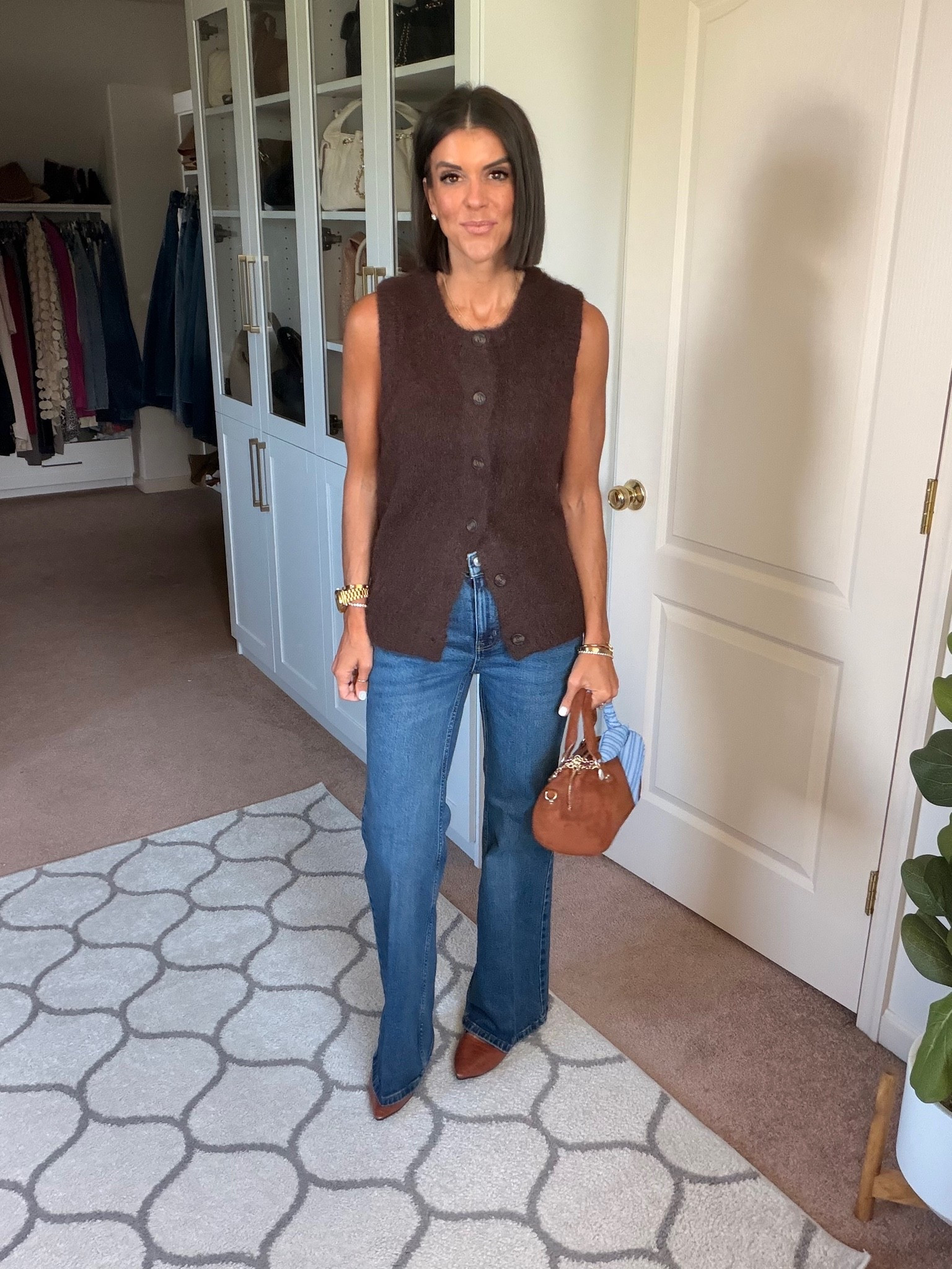 Walmart vest on sale for $13! Size xs
Size 0 in jeans

#LTKSaleAlert #LTKSeasonal #LTKootd