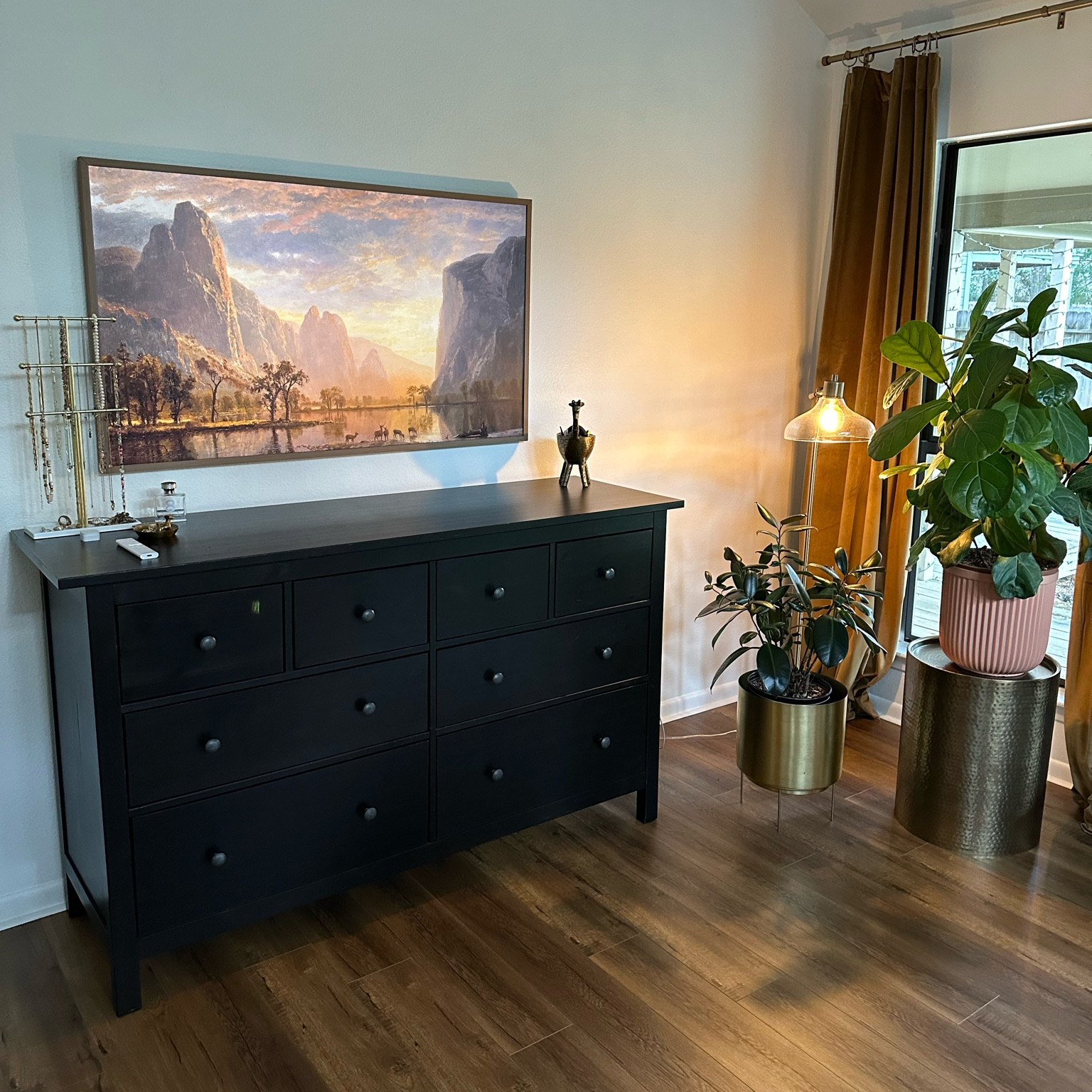 Put some new art on our frame tv! One of my favorite additions to our bedroom.
.............
Frame tv art bedroom decor black dresser ikea dresser pottery barn dress gold jewelry stand jewelry holder Anthropologie home brass animal brass decor gold decor gold decorations velvet curtains blackout curtains plant stand plant holder bedroom decorations target home gold curtain rod Amazon home finds gold floor lamp bedroom storage Amazon curtains 

#LTKHome #LTKxWalmart #LTKFamily