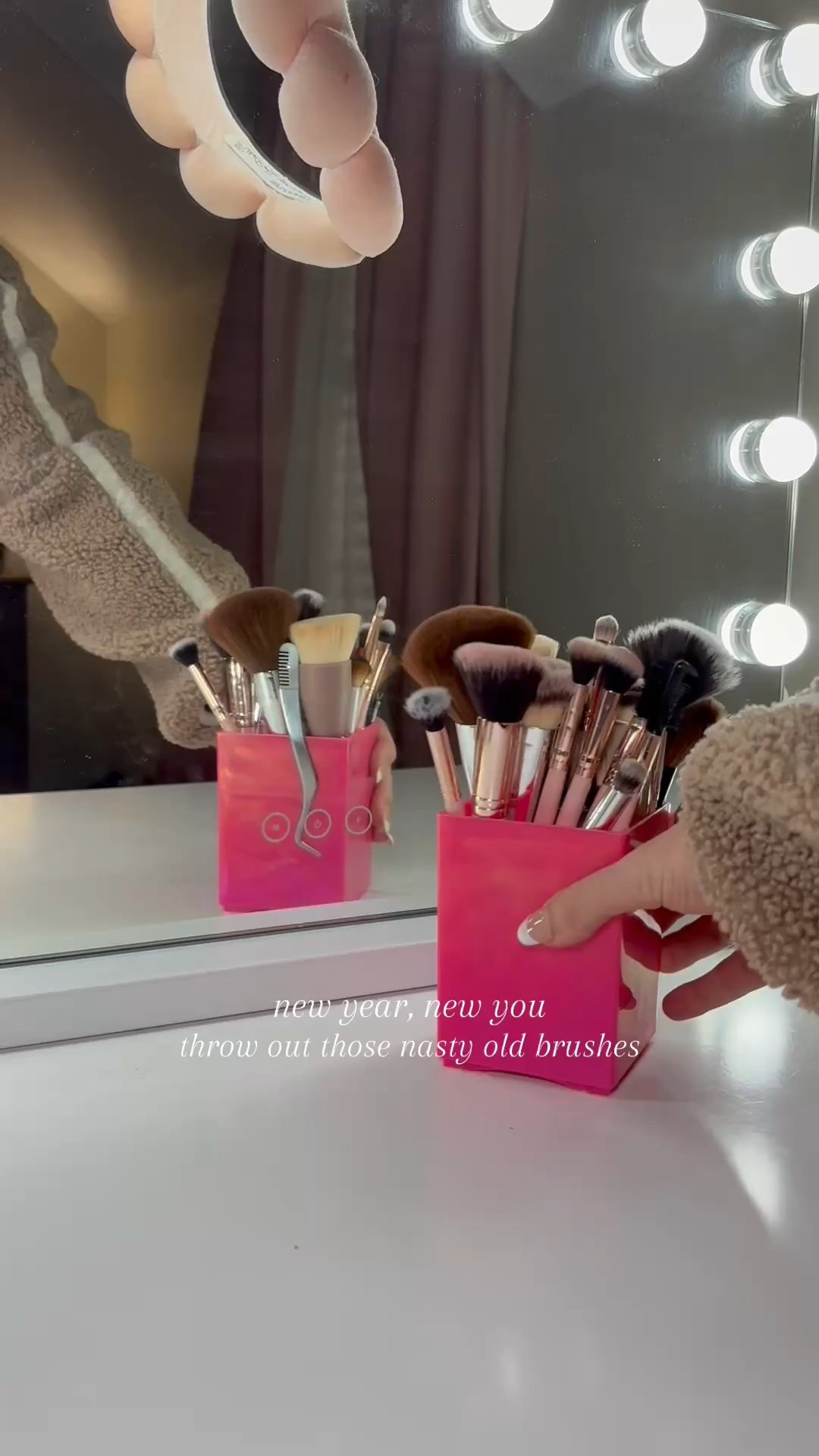 New year, new you!! Get an AFFORDABLE new set of makeup brushes. 18 brushes for only $24! Perfection to my ears! 

#LTKgrwm #LTKFindsUnder50 #LTKBeauty