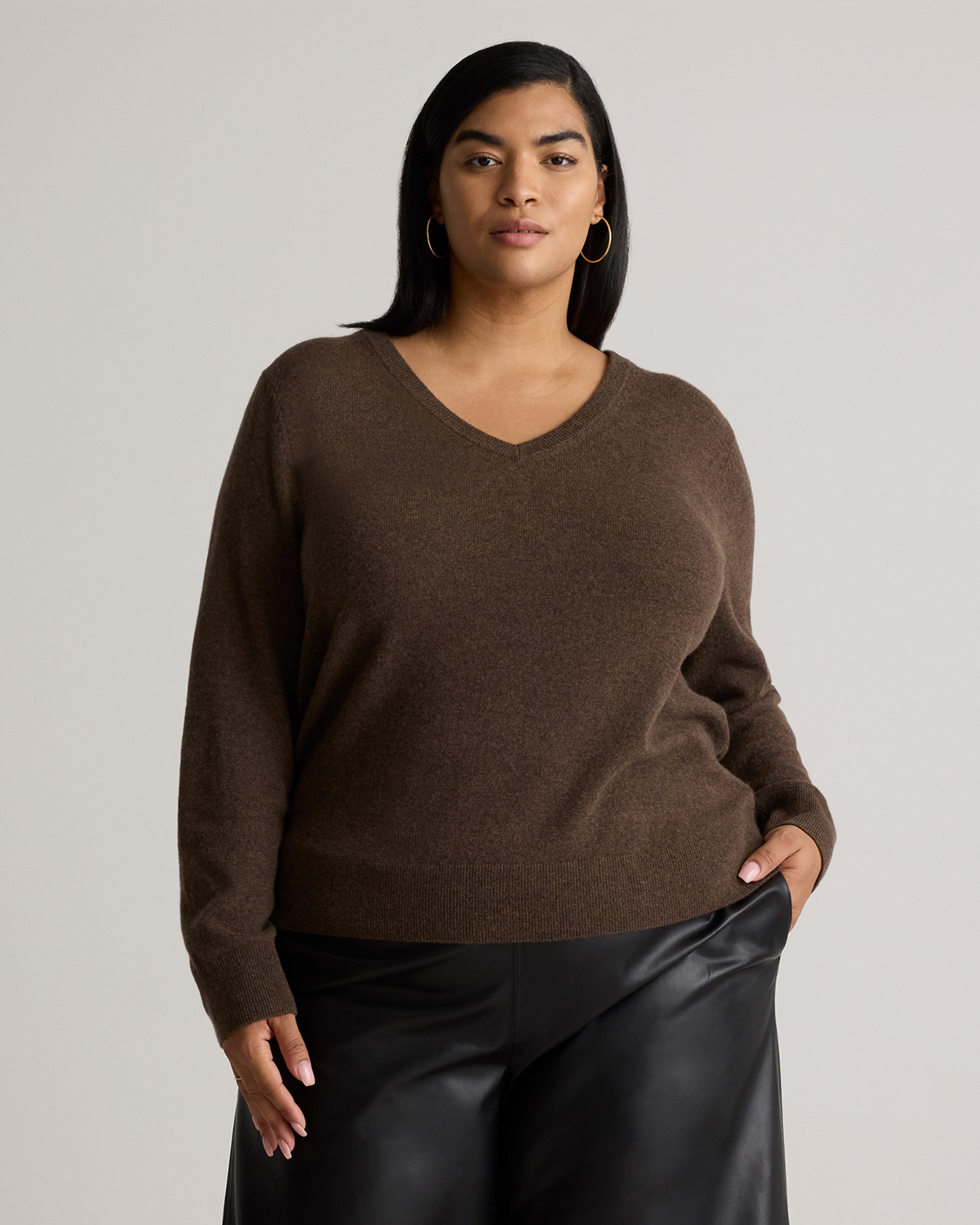 Quince | Women's Mongolian Cashmere V-Neck Sweater in Brown, Size 2X | Quince