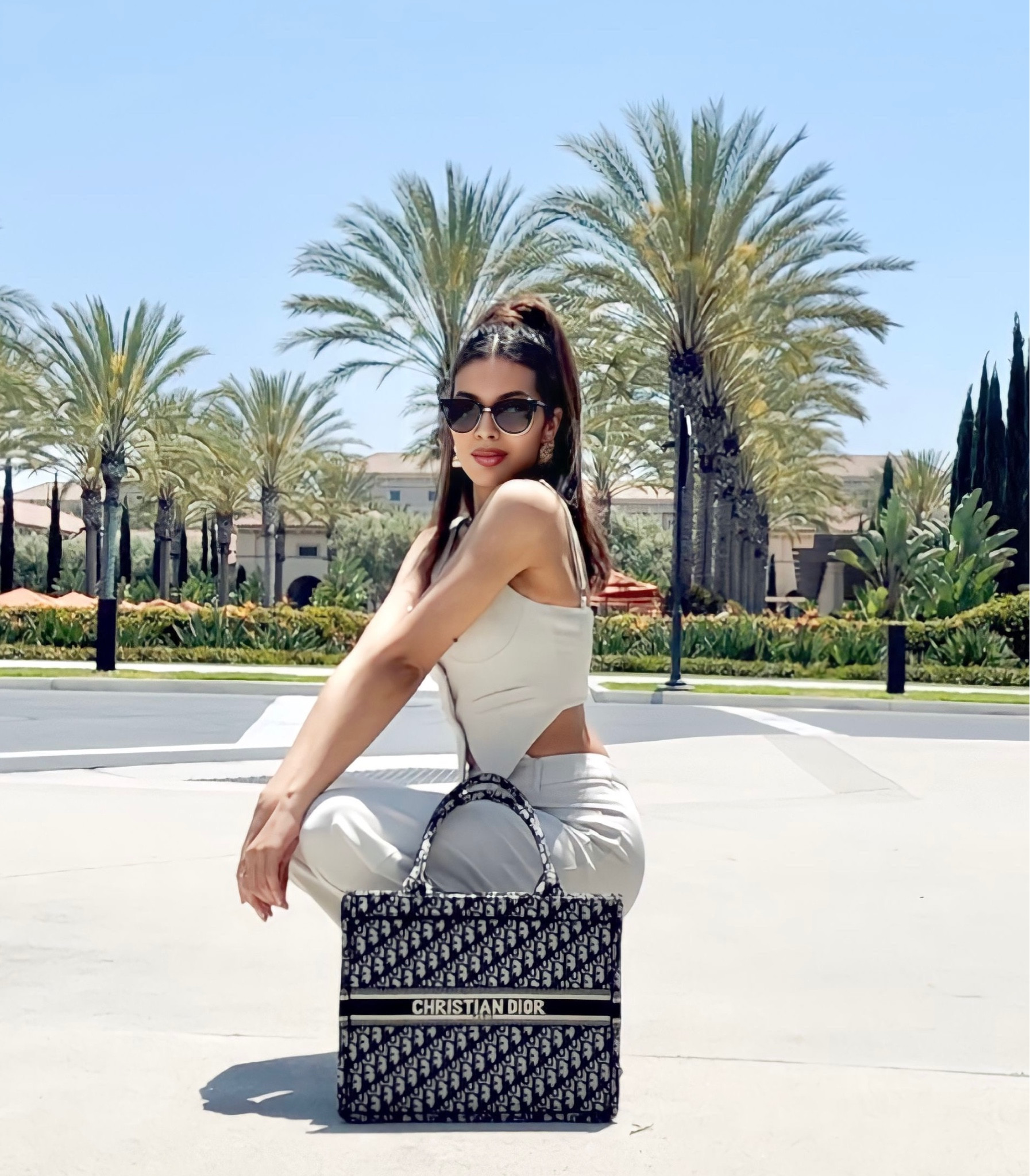 Old money aesthetic outfit idea 

#LTKitbag #LTKFind #LTKSeasonal