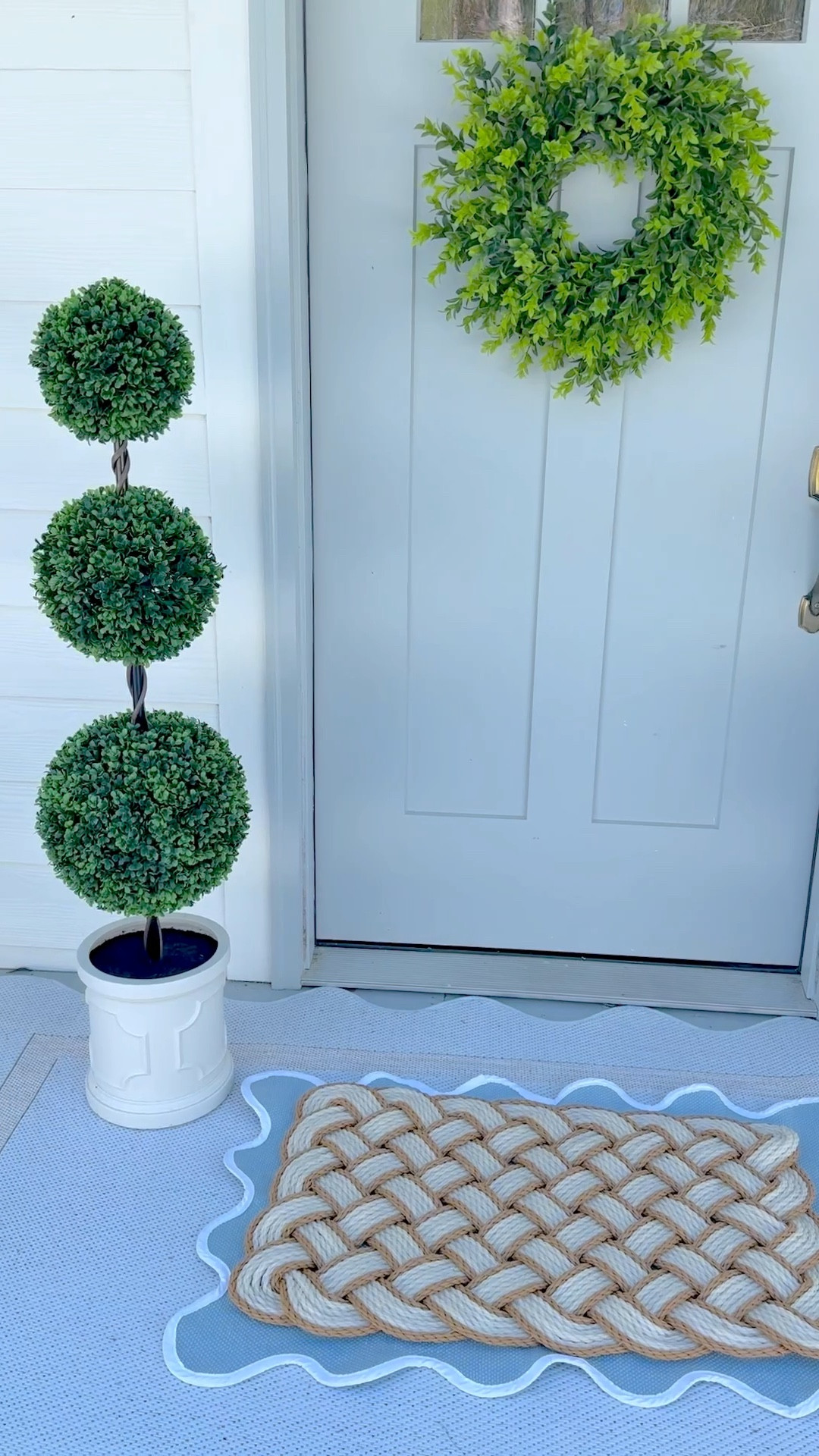 Front porch decor / spring home decor 





Coastal aesthetic 
Porch decor 
Spring decor 
Home decor 
Door mat 
Bench 
Outdoor pillows 
Pillow covers 

#LTKSeasonal #LTKHome