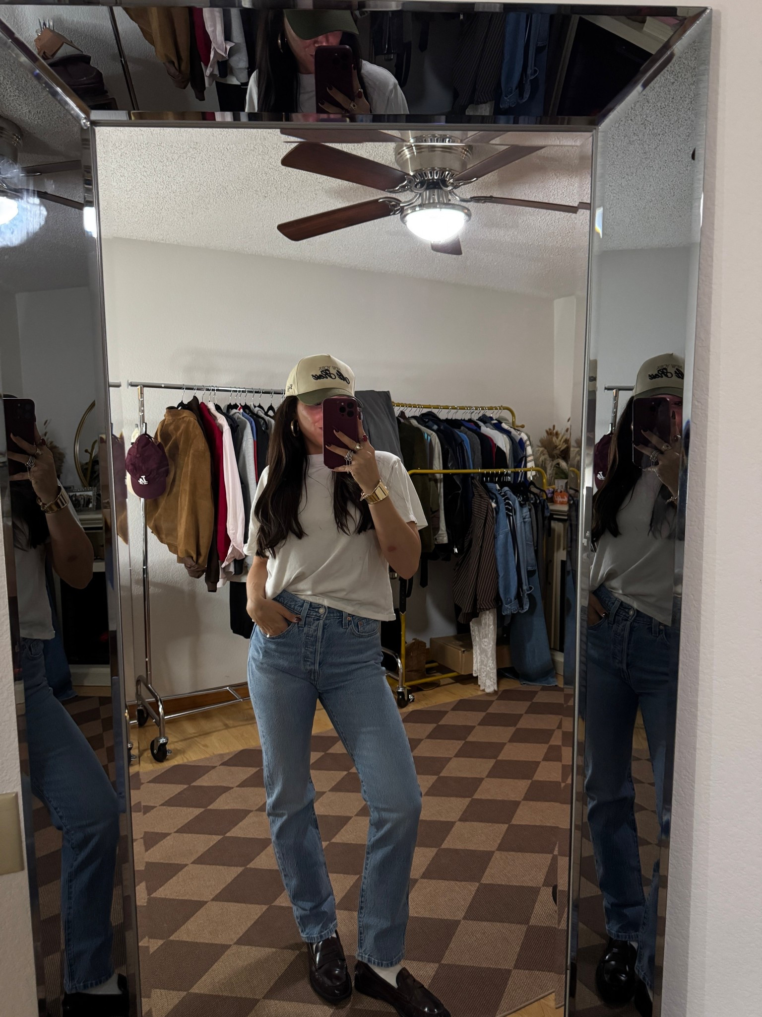 basics you need!!
wearing hallow days light wash for denim/ they run TTS I’m wearing a 26

#LTKStyleTip