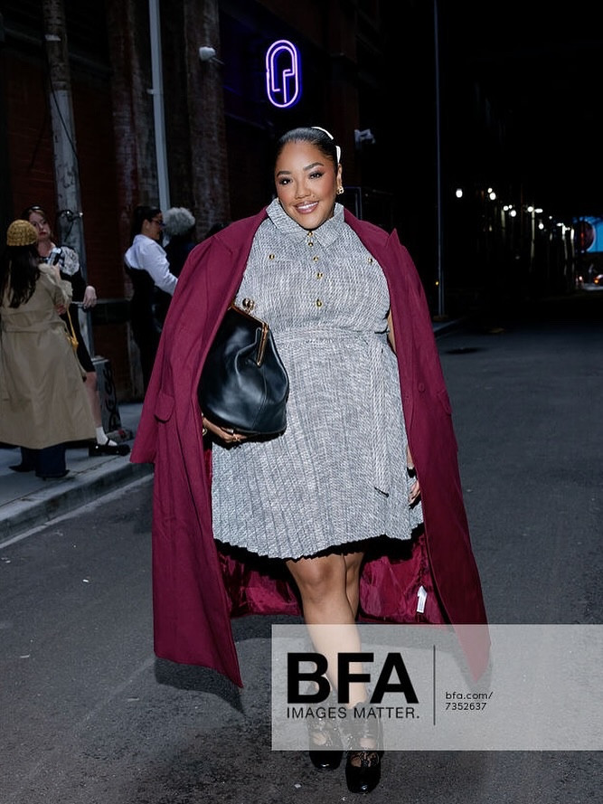#NYFW 🖤 Fall Plus Size Outfit | Workwear | Coat | burgundy| |wine

#LTKWorkwear #LTKNYFW #LTKPlusSize