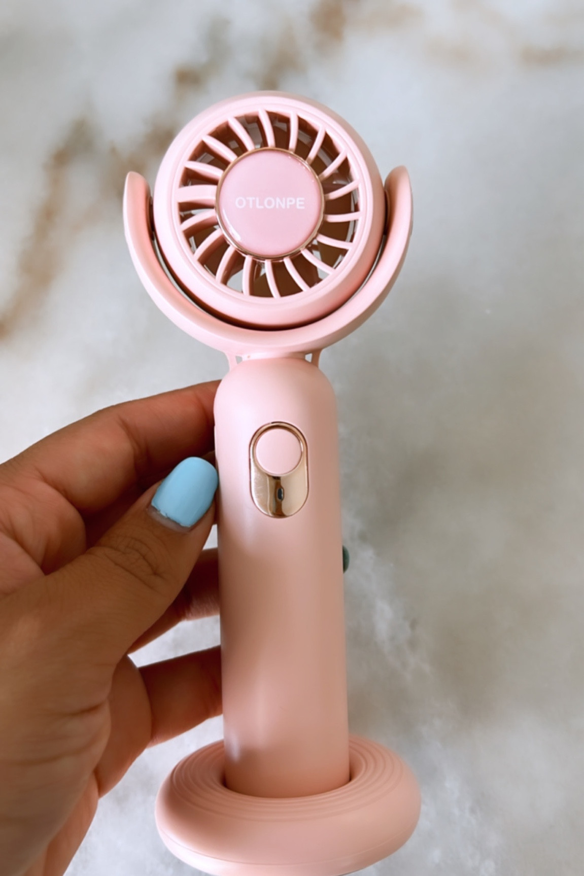 This mini fan is fierce and so cute 