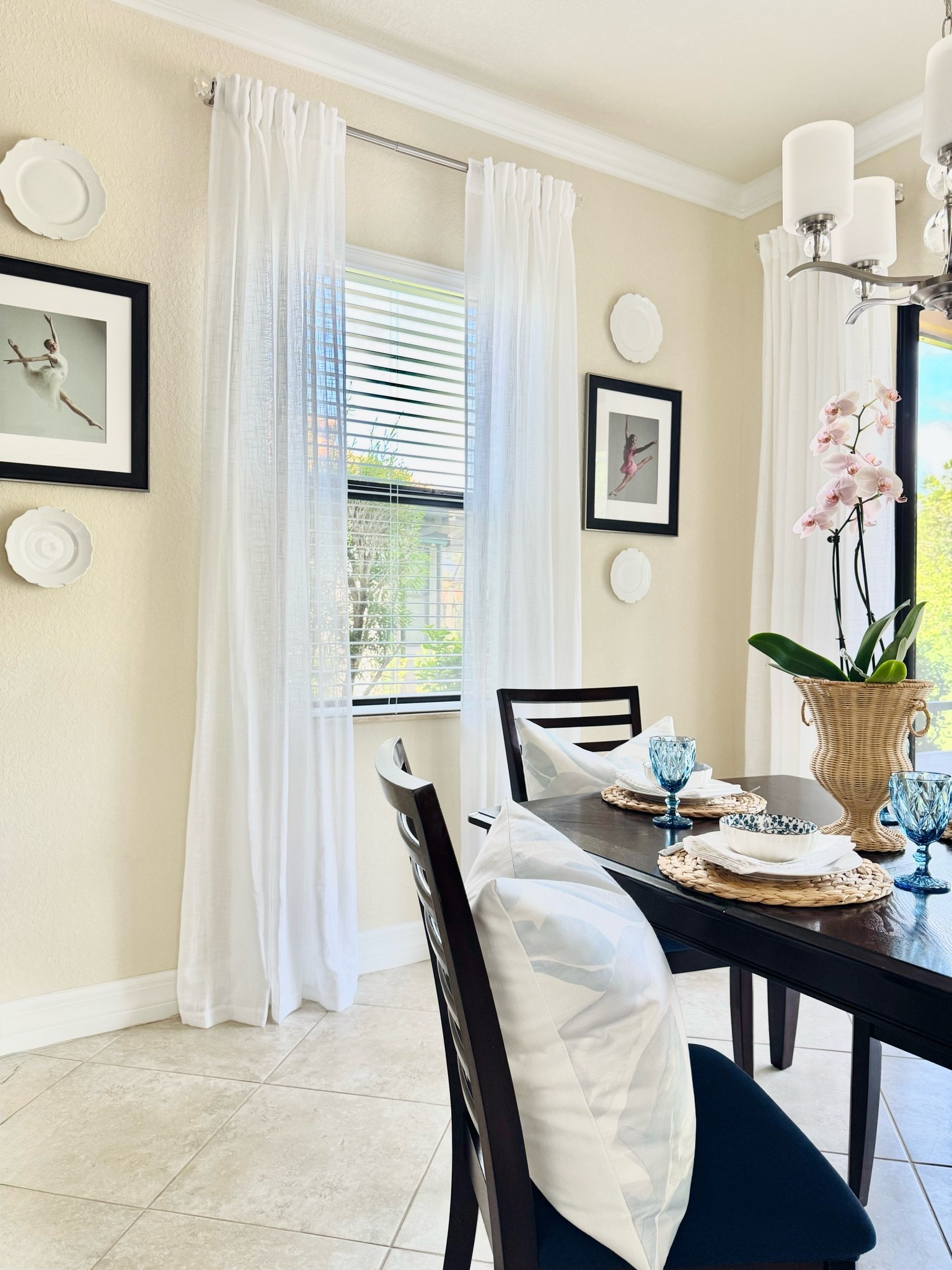 Our breakfast nook with beautiful & family-friendly decor! 🩵🤍

Home Decor | Summer Decor | Sheer Curtains | Throw Pillow Covers | Tabletop | Neutral Decor | Modern Coastal Decor | Transitional Decor | Amazon Prime | Prime Deals | Amazon Home

#LTKHome #LTKSeasonal #LTKSaleAlert
