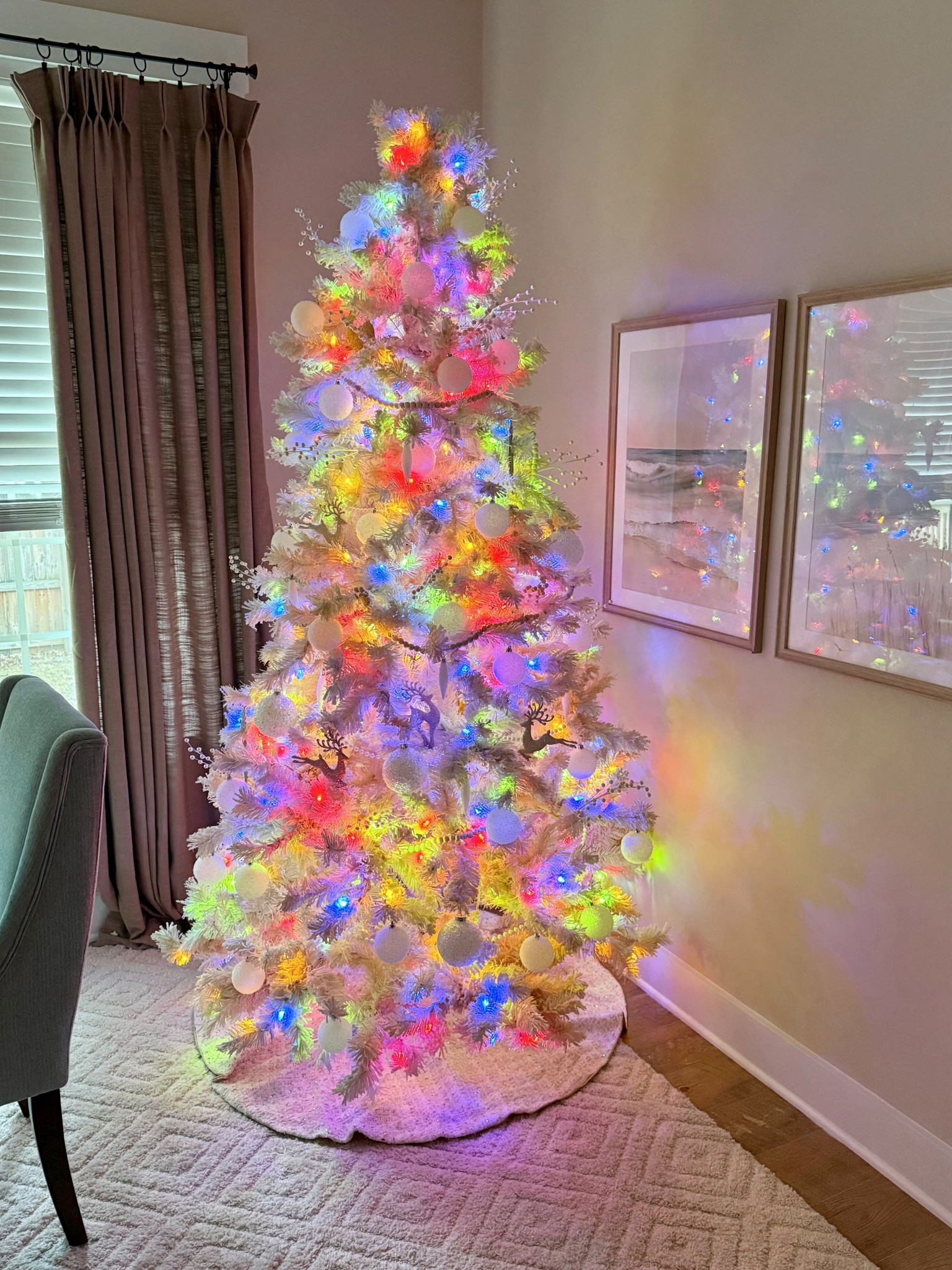 our dining nook tree! white everything 🤍🎄🕊️🦌

#LTKHoliday #LTKHome #LTKSeasonal