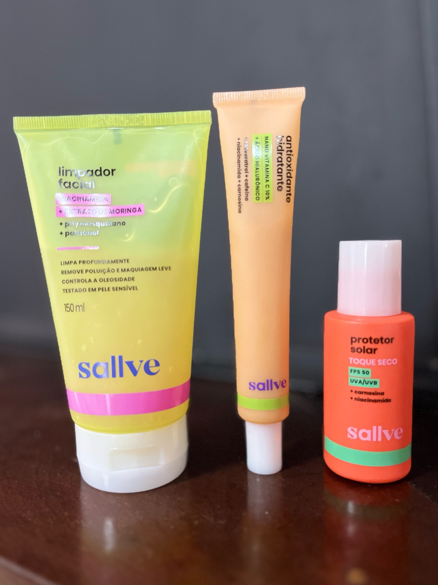 Se tem um trio que entrega tudo e mais um pouco, é esse aqui!

O kit Basicão da Sallve,  traz resultados incríveis com apenas 3 passos:

👉 limpeza 
👉 hidratação/tratamento
👉 proteção 

Excelente para descomplicar a rotina de skincare!

.
.
.


#LTKbrasil #LTKsalealert #LTKbeauty