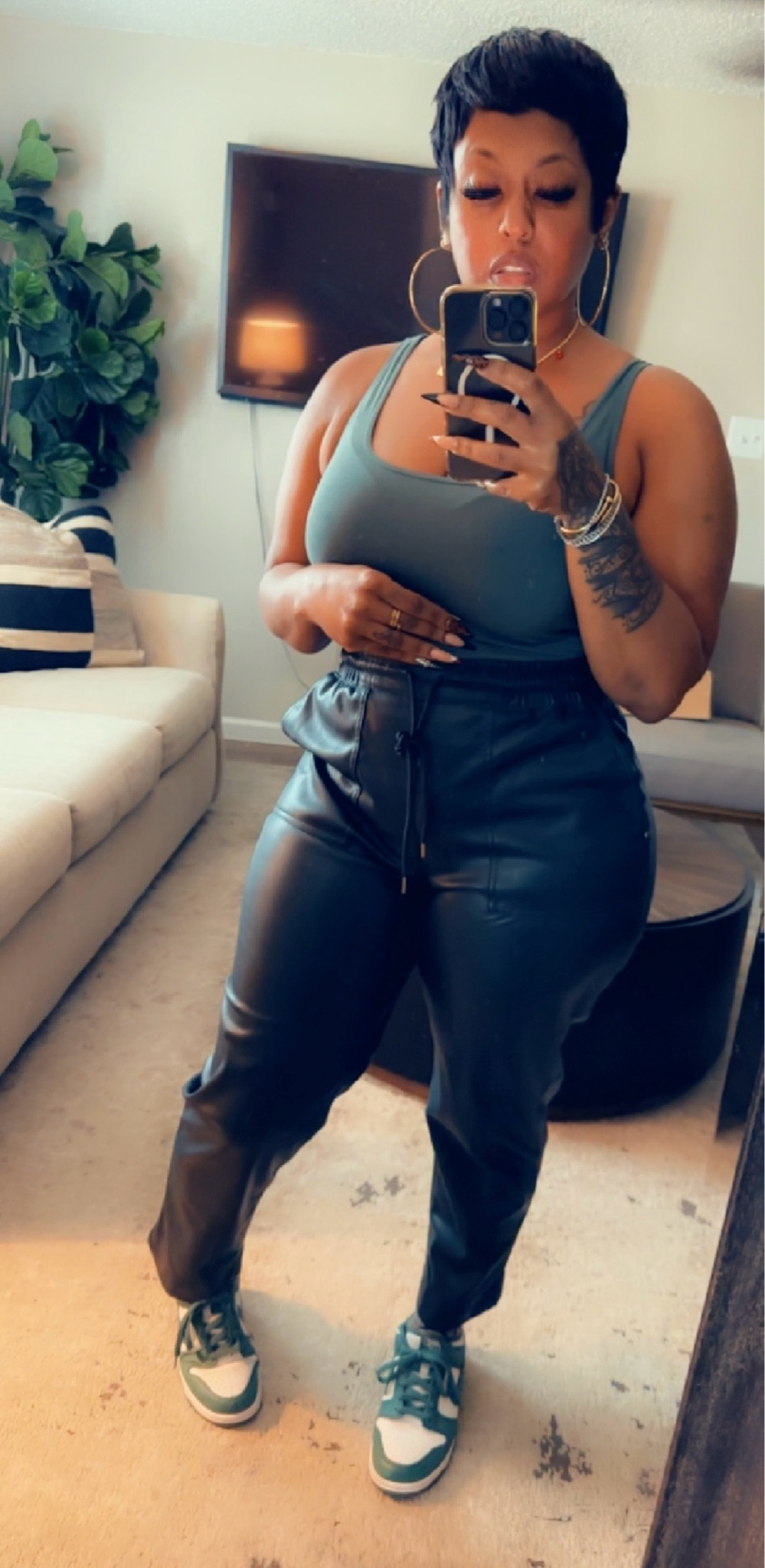  Teal Faux Leather Pants 10/10

#LTKStyleTip #LTKMidsize #LTKShoeCrush