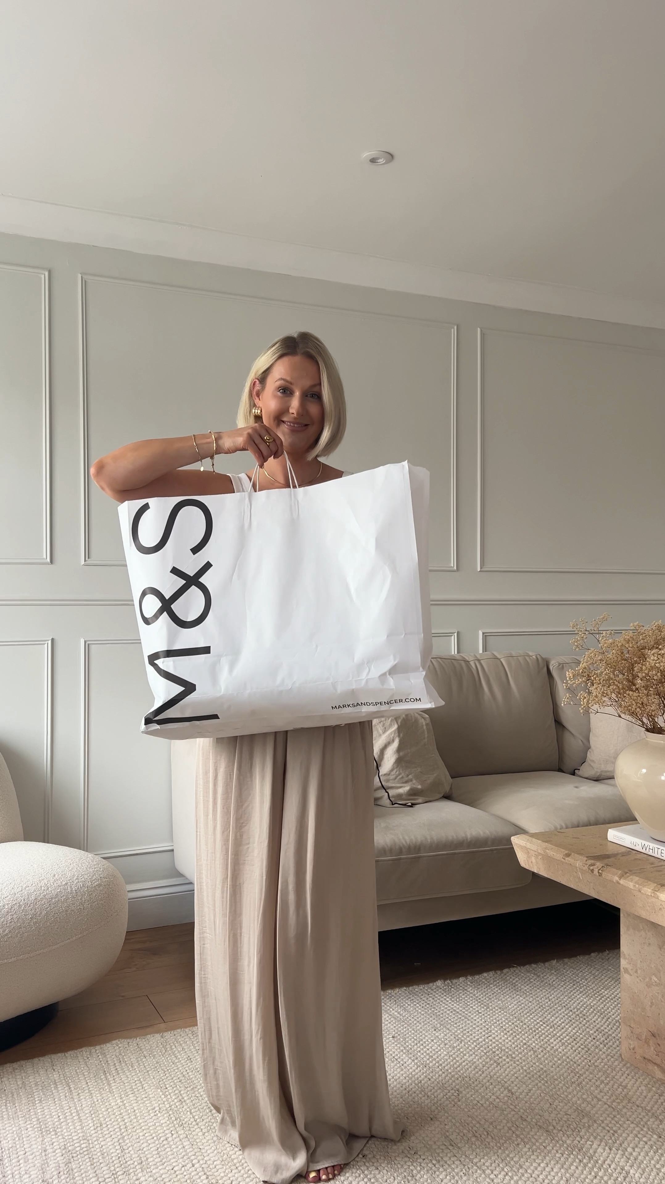 M&S take a bow 👏🏻🍁🍂 let’s try on some of the new season’s pieces I picked up this week 

M&S, Marks & Spencer, suede, knitwear, Birkenstocks, transitional wardrobe, wardrobe staples, barrel jeans, minimal style, everyday outfits, capsule wardrobe

#LTKuk #LTKautumn #LTKstyletip