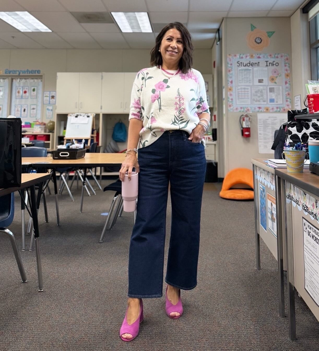 Floral sweater ~ teacher outfit 🌸




teacher workwear | Ann Taylor | teacher outfit | elevated teacher fashion | teacher style | Ann Taylor sale

#LTKootd #LTKSaleAlert #LTKPetite
