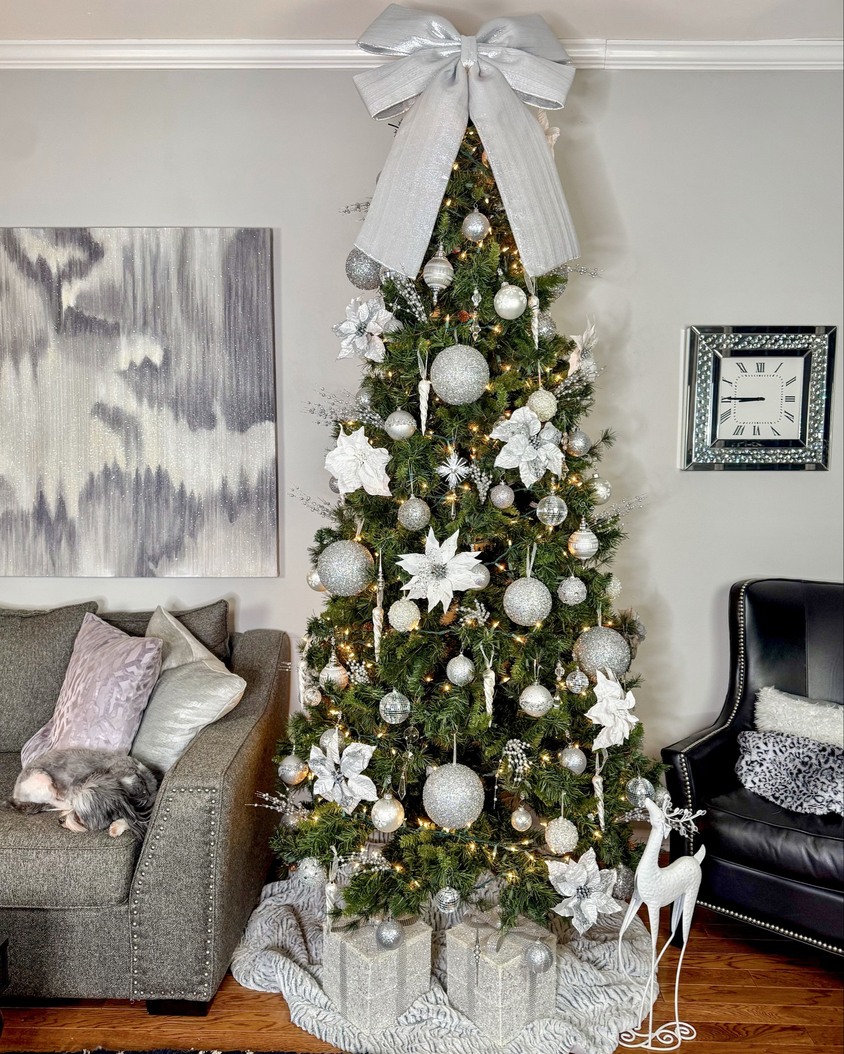 Decorate my winter wonderland Christmas tree and fireplace mantle with me🎄❄️

I totally meant to decorate earlier in November but time escaped me. I hope you enjoy some holiday decor inspo even if you already decorated for the season!!


#holidaydecor #christmastree #christmasdecor #holidayhomedecor #decoratewithme 


#LTKHome #LTKHoliday #LTKSeasonal