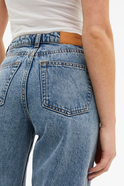 Hoch sitzende Jeans Yoko mit weitem Bein | H&M (DE, AT, CH, NL, FI)
