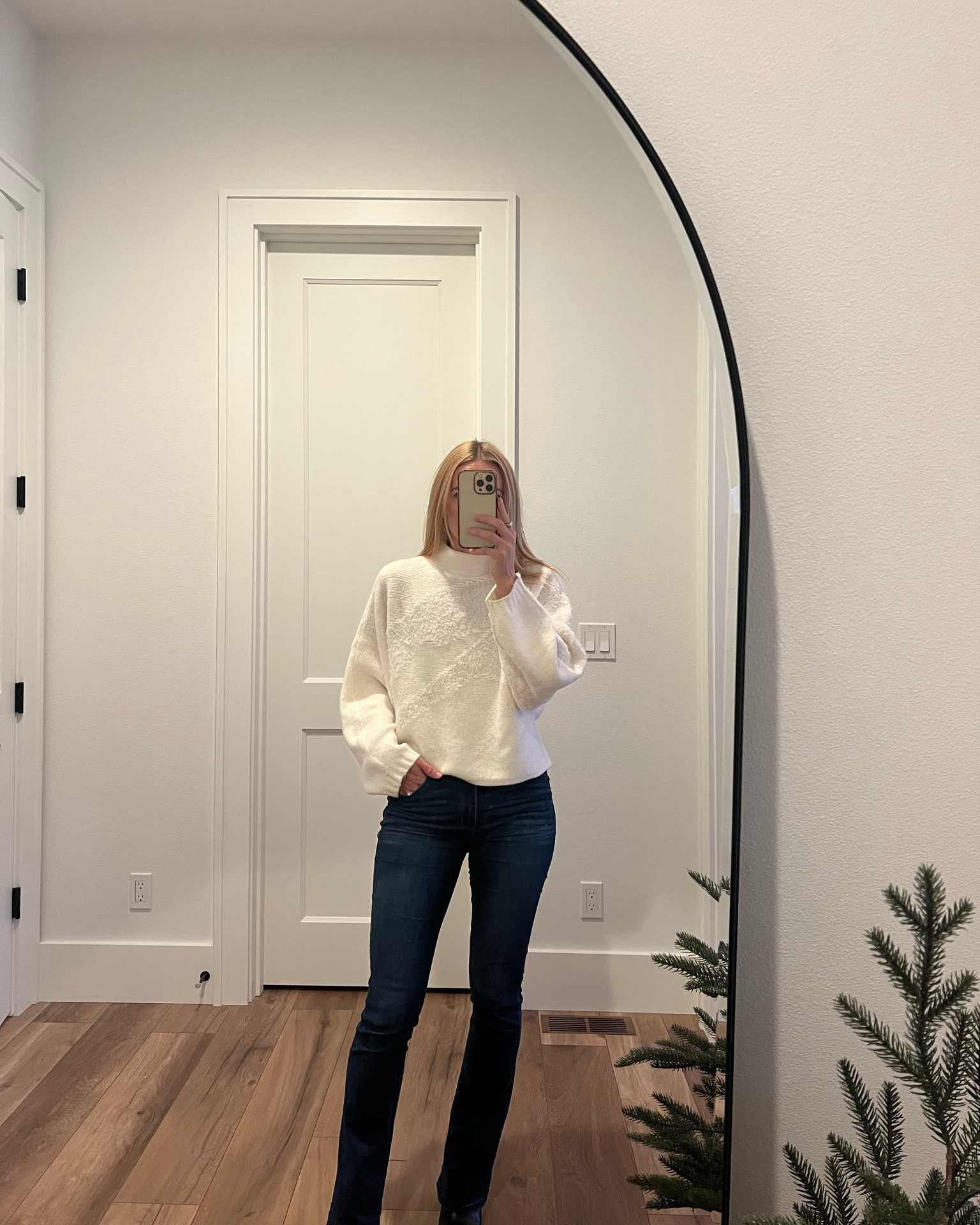 Easy winter chic ❄️

#LTKfindsunder50 #LTKSeasonal #LTKfindsunder100