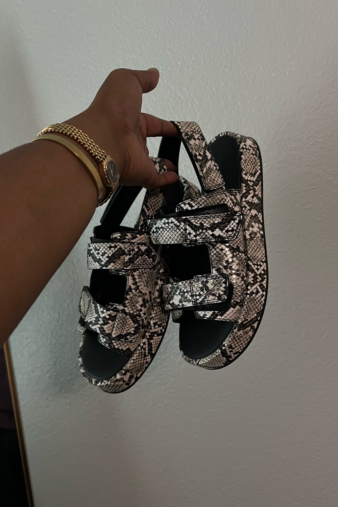 these amazon sandals are sooo cute! true to size! 

#LTKStyleTip #LTKMidsize #LTKShoeCrush