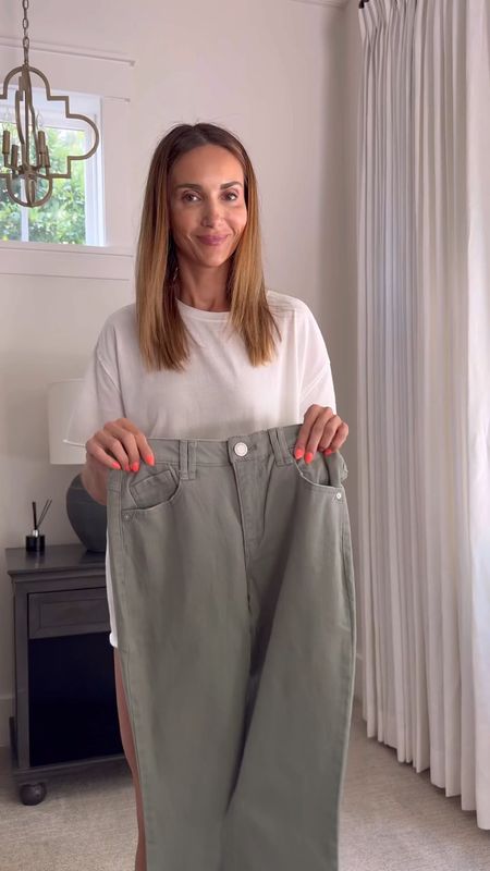 Jeans with elastic waistband - I’m wearing size 2. Free shipping and free returns 