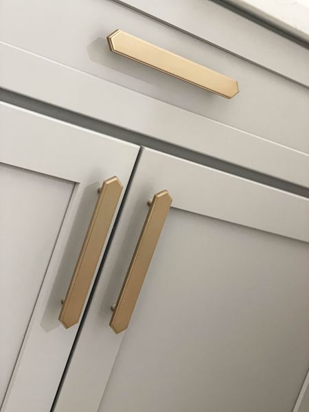 hardware, cabinets, gold, bronze, metal, handles

#LTKhome #LTKstyletip
