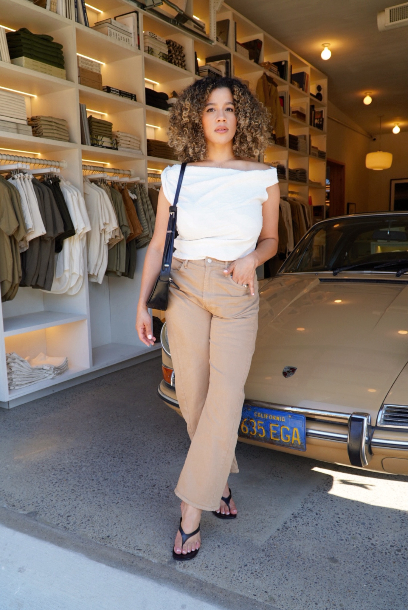 Best barrel jeans I have! Perfect fit for midsize girl. I am a normal size 8 & I got size 31 

#LTKStyleTip #LTKMidsize