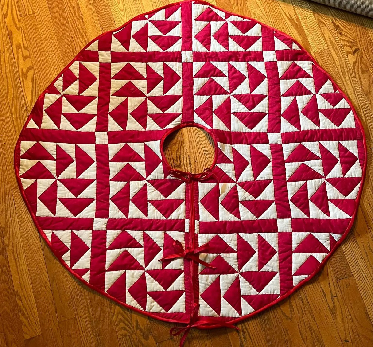 48" Tree Skirt From Vintage Red and White Flying Geese Quilt - Holiday Decor - Etsy | Etsy (US)