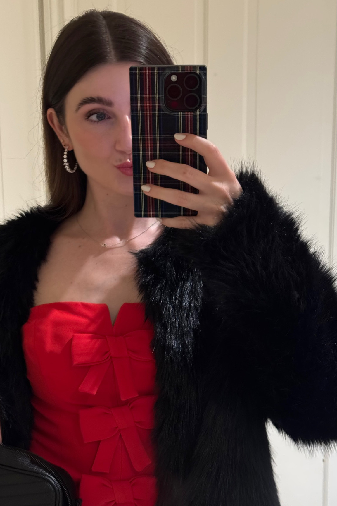 Red bow top 


Bow top , bow outfit , red outfit , faux fur coat , fur coats 

#LTKStyleTip #LTKSeasonal