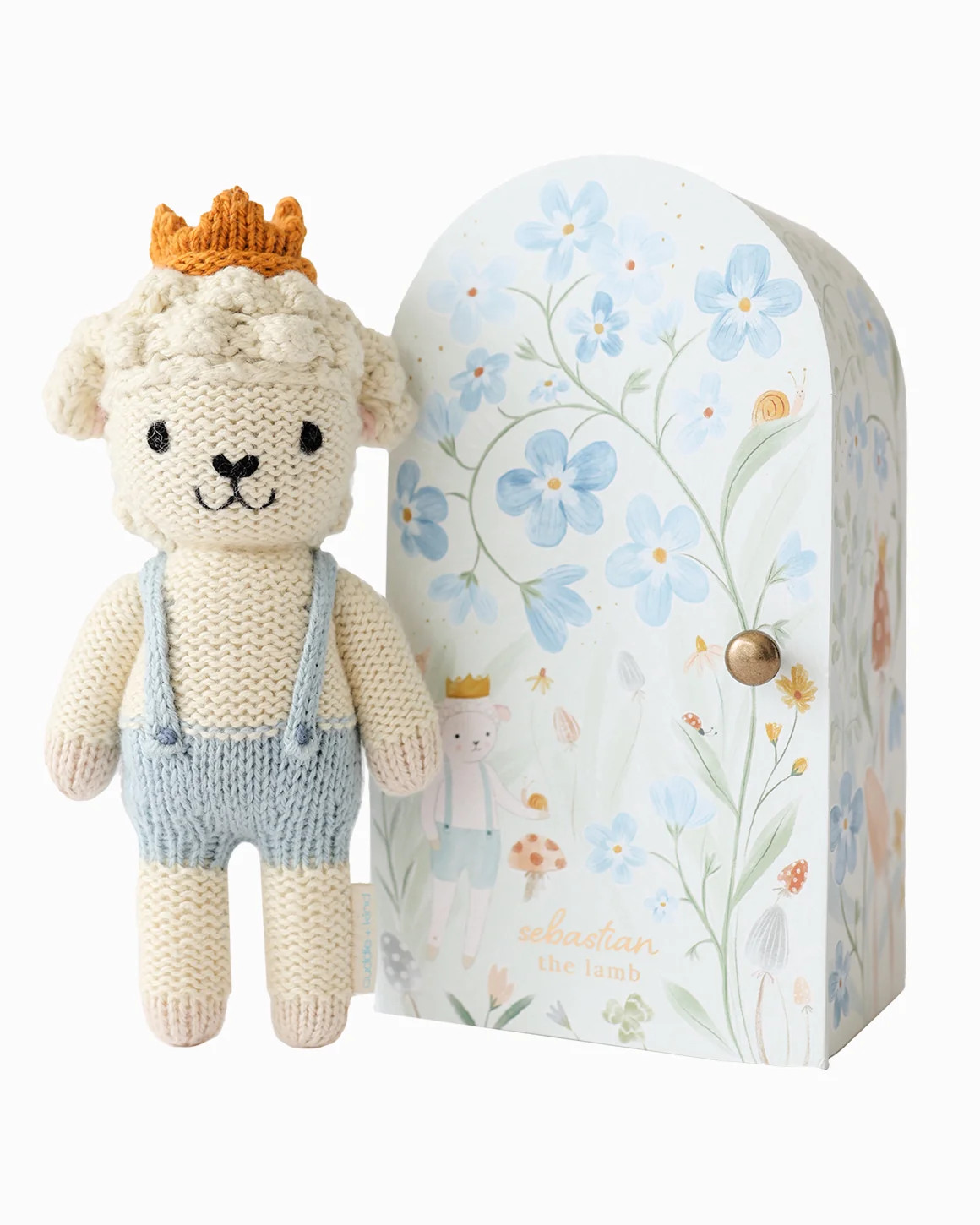 Tiny Sebastian the lamb | cuddle+kind