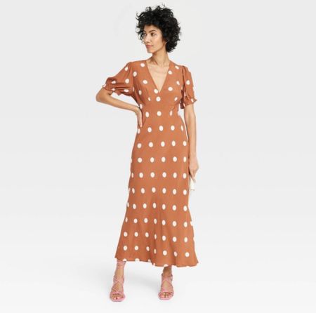 Puff sleeve polka dot dress, perfect for date night.  Super flattering 

#LTKunder100 #LTKworkwear
