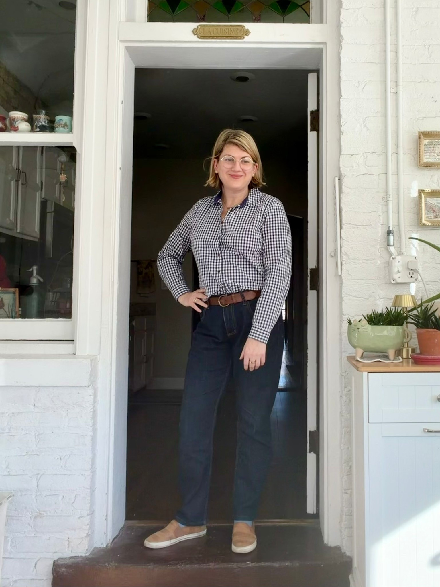 Wednesday in Chicago. 🤍 Shirt is GH Bass. Jeans are Dearborn Denim. Close matches linked where possible. 

#LTKOver40 #LTKMidsize