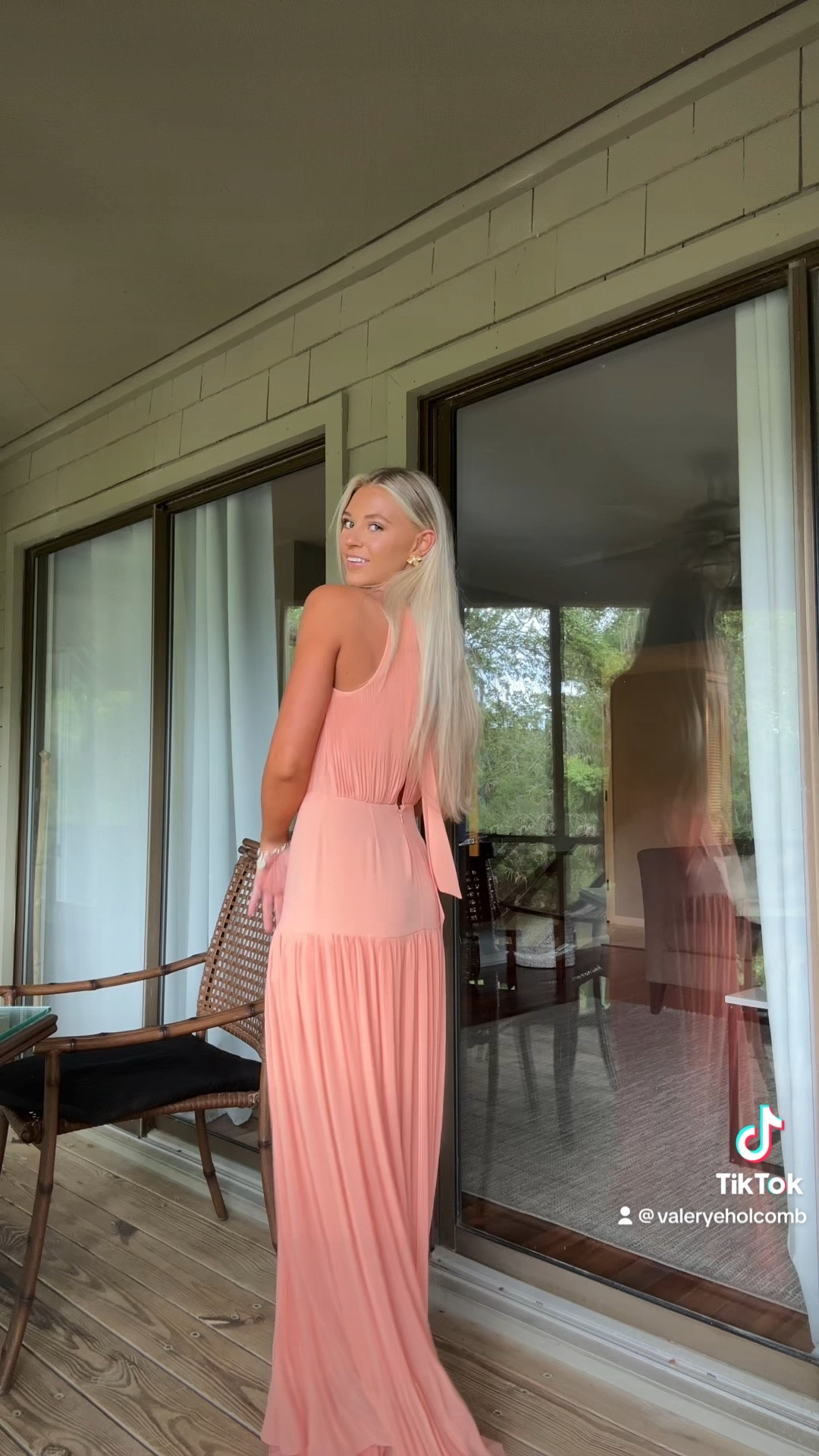 This is the perfect wedding guest dress for a black tie beach wedding!✨ #wedding #weddingguest #veronicabeard #coral #chiffon #halterneck #coraldress #ootd #chiffondress #blacktie #beach #blacktiedress #weddingguestdress #LTKtravel #LTKwedding

#LTKSeasonal