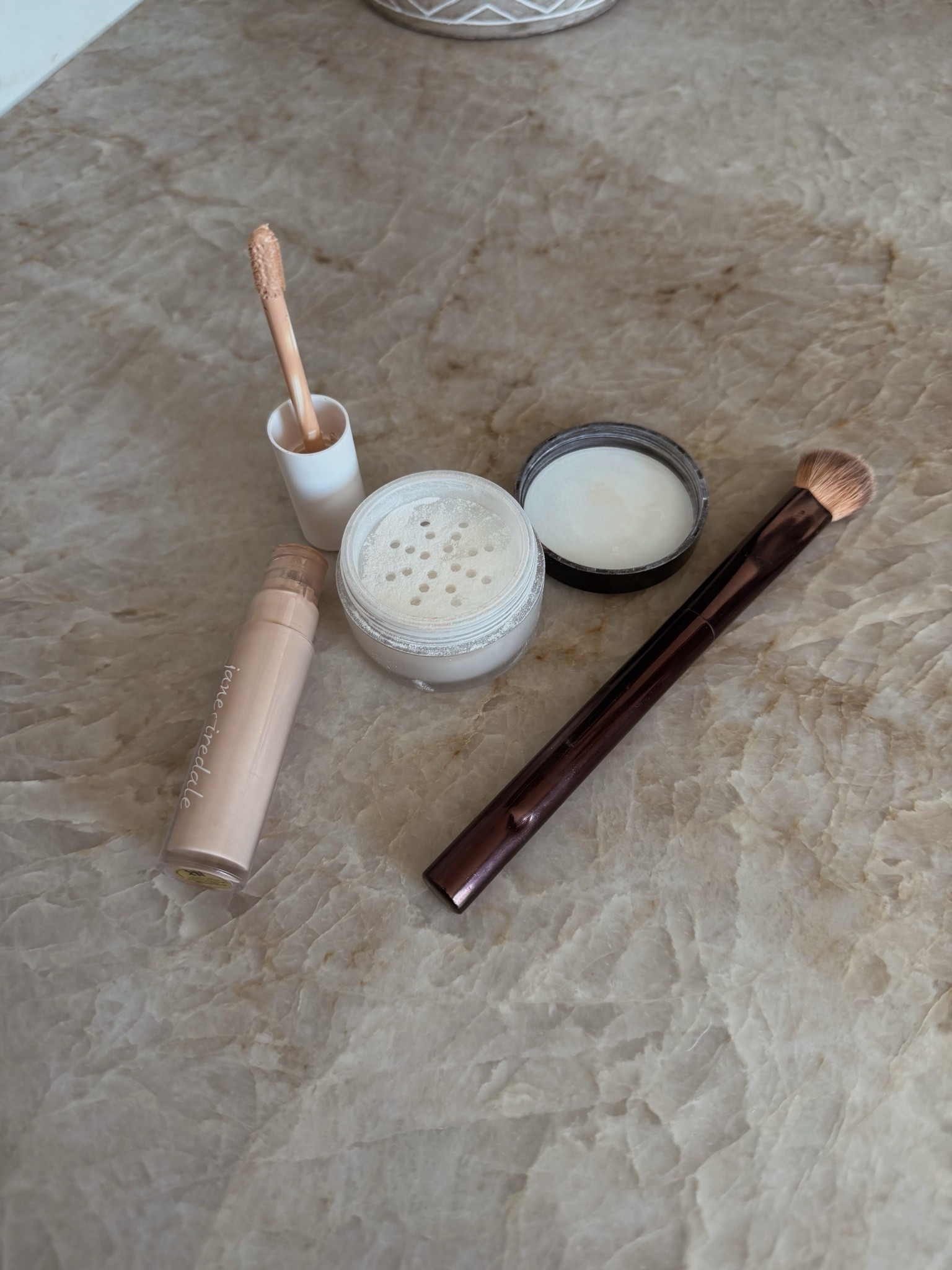 The best under-eye combo! I wear shade 4N in liquid concealer and translucent in the secret brightening under-eye powder. Beauty, GRWM, beauty tutorial