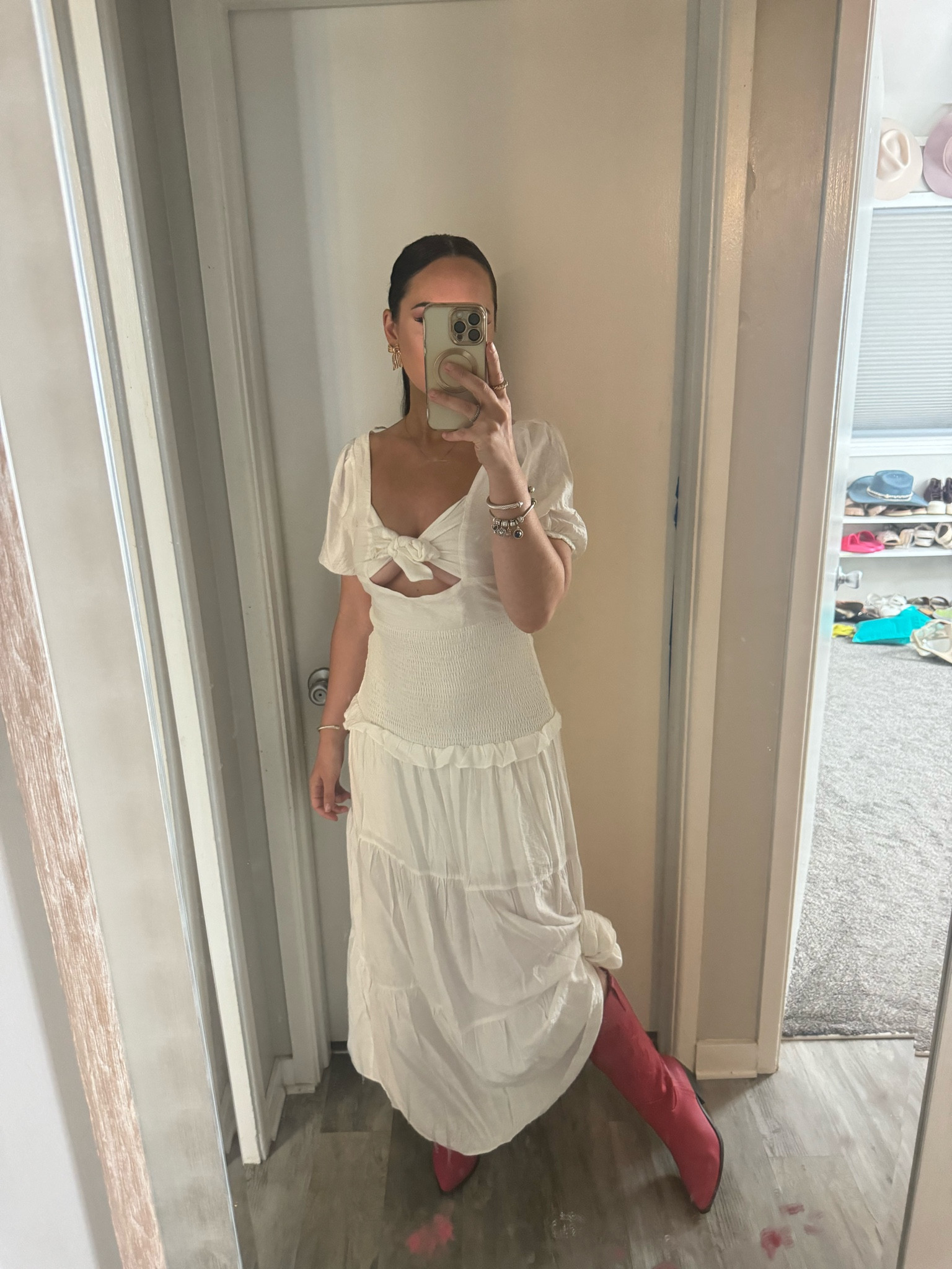 My boots come in 5 colors and are under $30! TTS




#LTKStyleTip #LTKFindsUnder50 #LTKSaleAlert