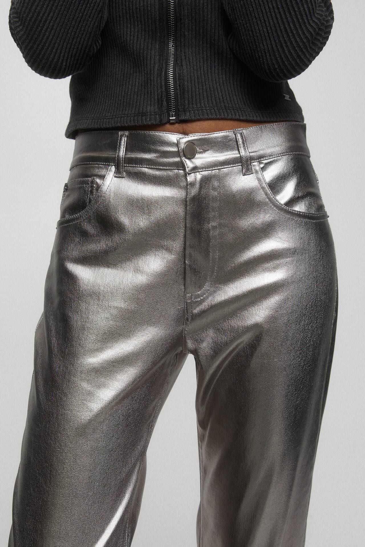 Low-waist metallic trousers | PULL and BEAR UK